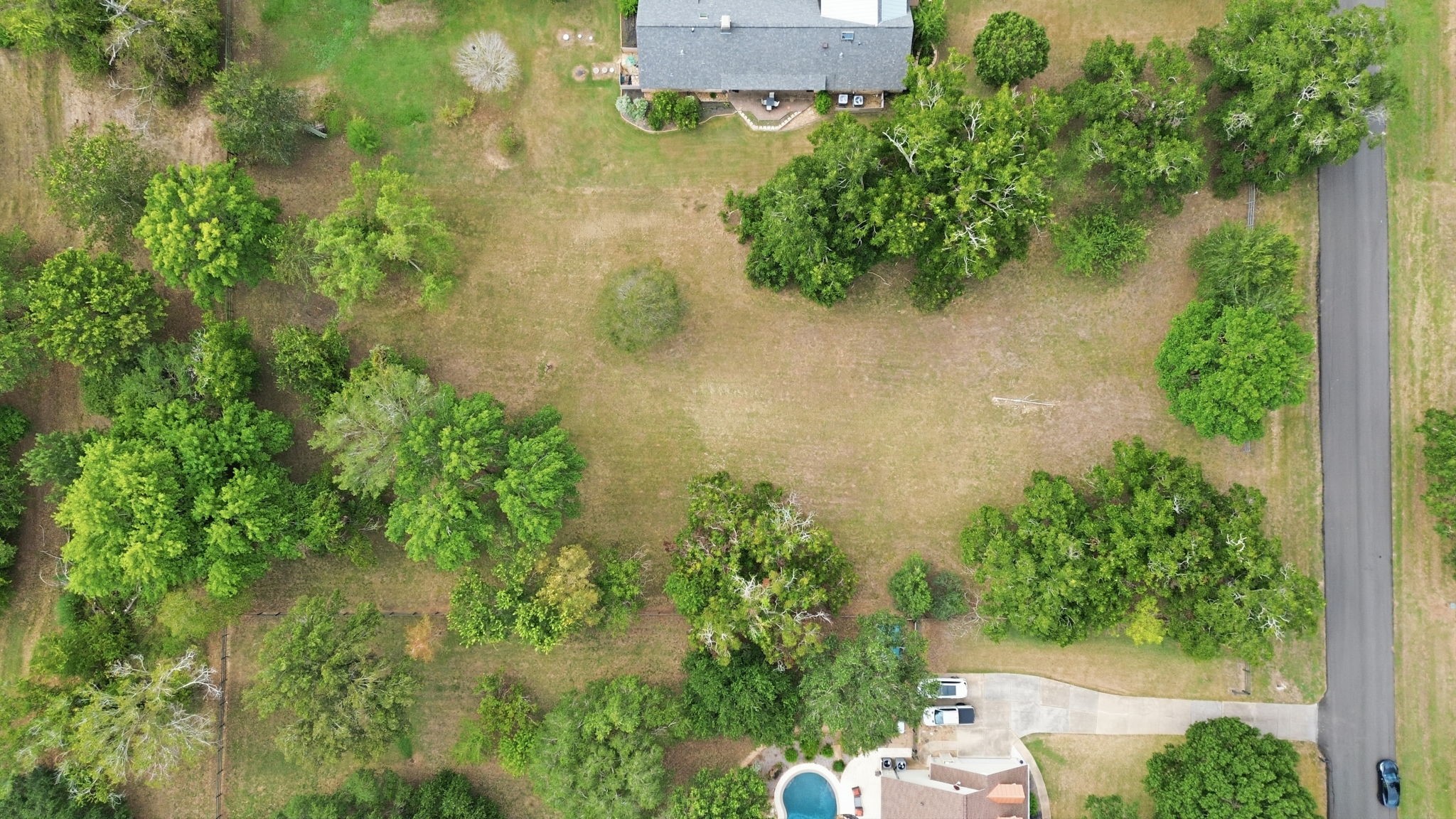 5310 Harris Woods Trace Property Photo 2