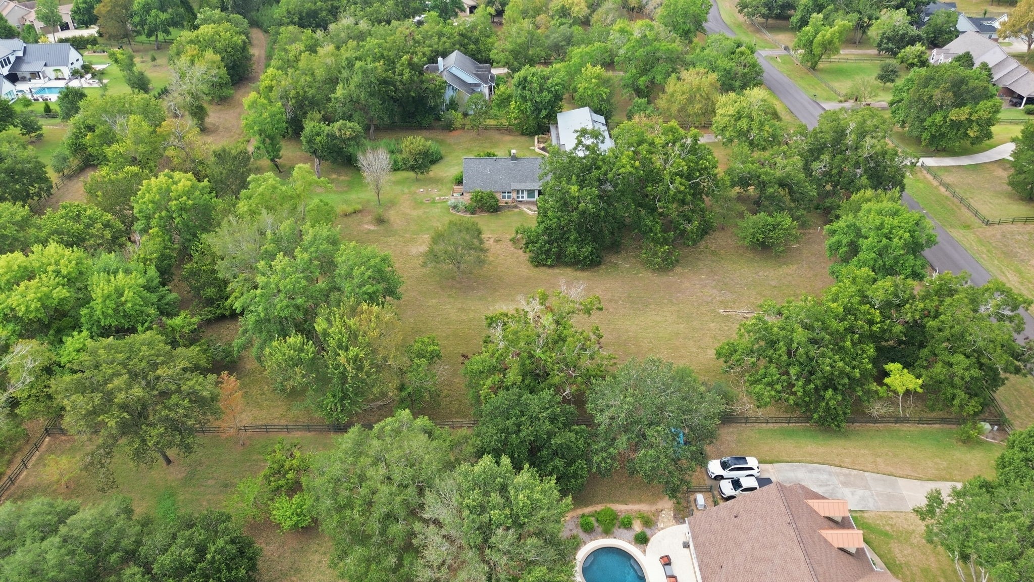 5310 Harris Woods Trace Property Photo 4