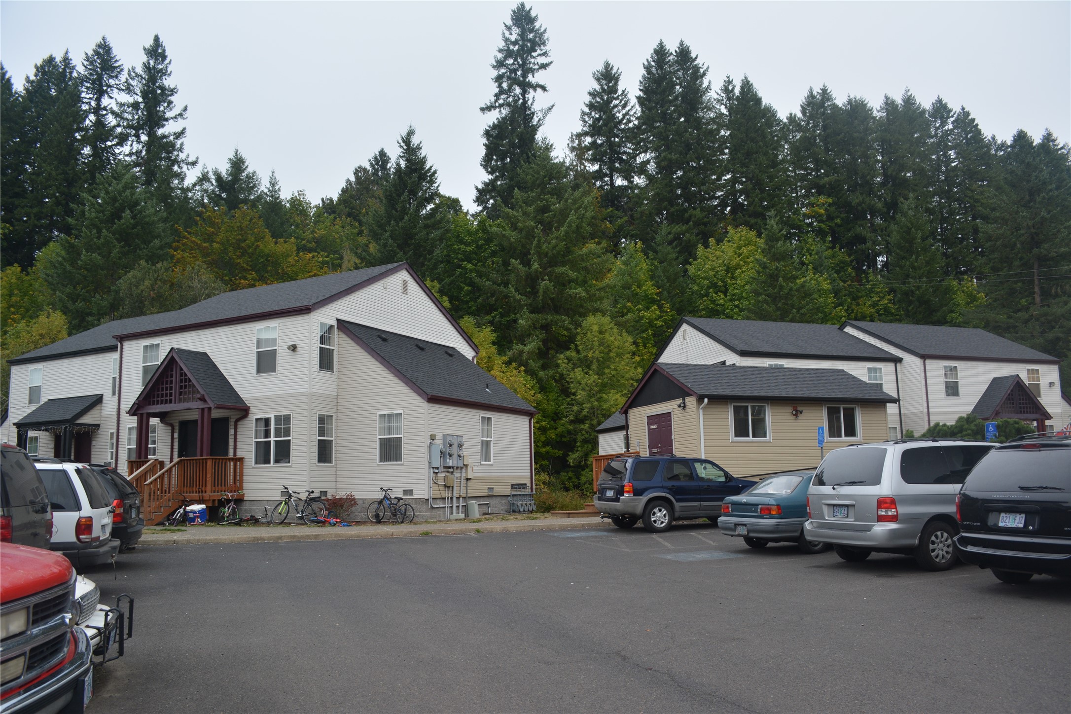 600 California Ave Property Photo 1