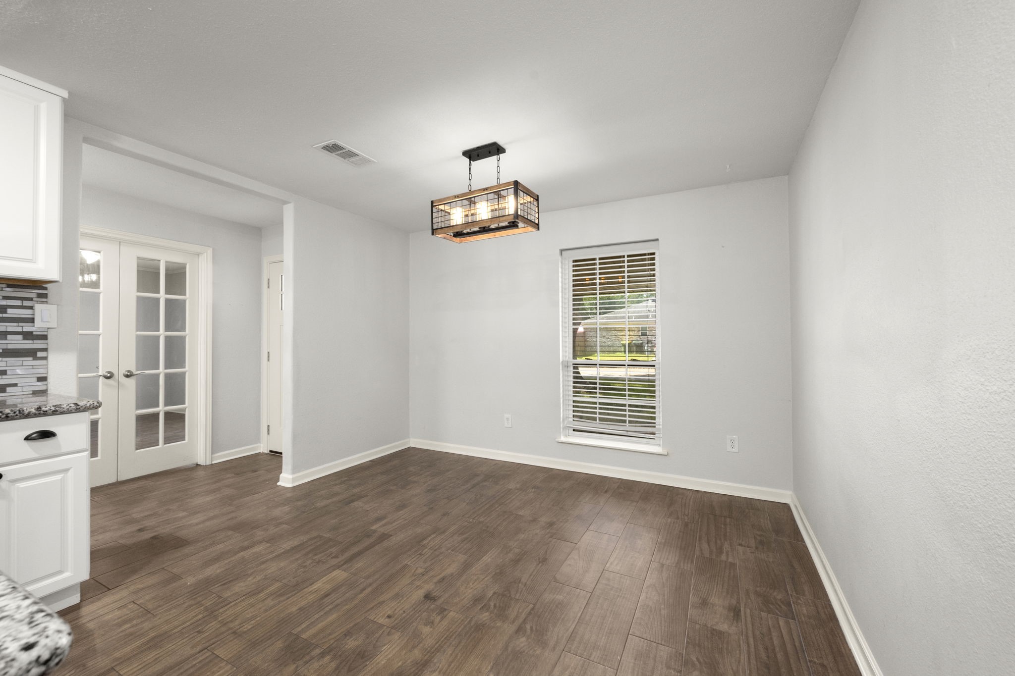 2909 Livingston Drive Property Photo 5