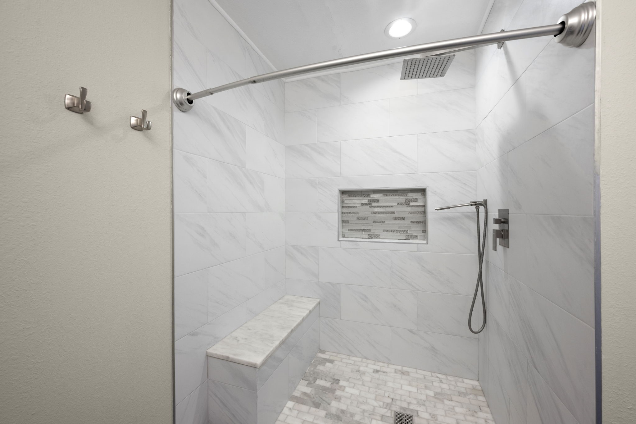 2909 Livingston Drive Property Photo 17