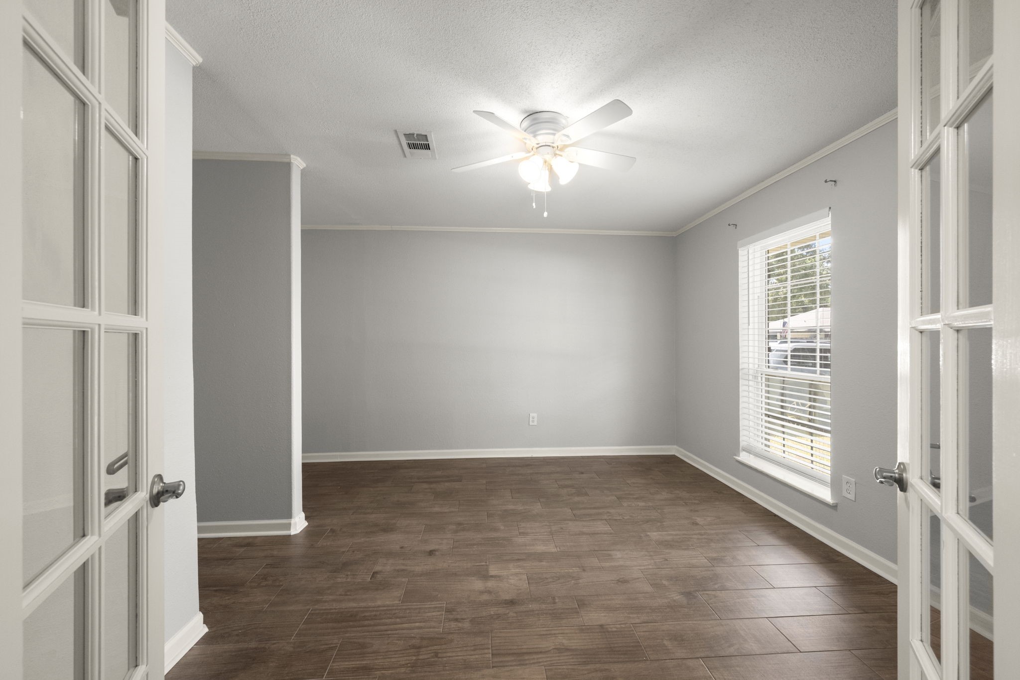 2909 Livingston Drive Property Photo 18