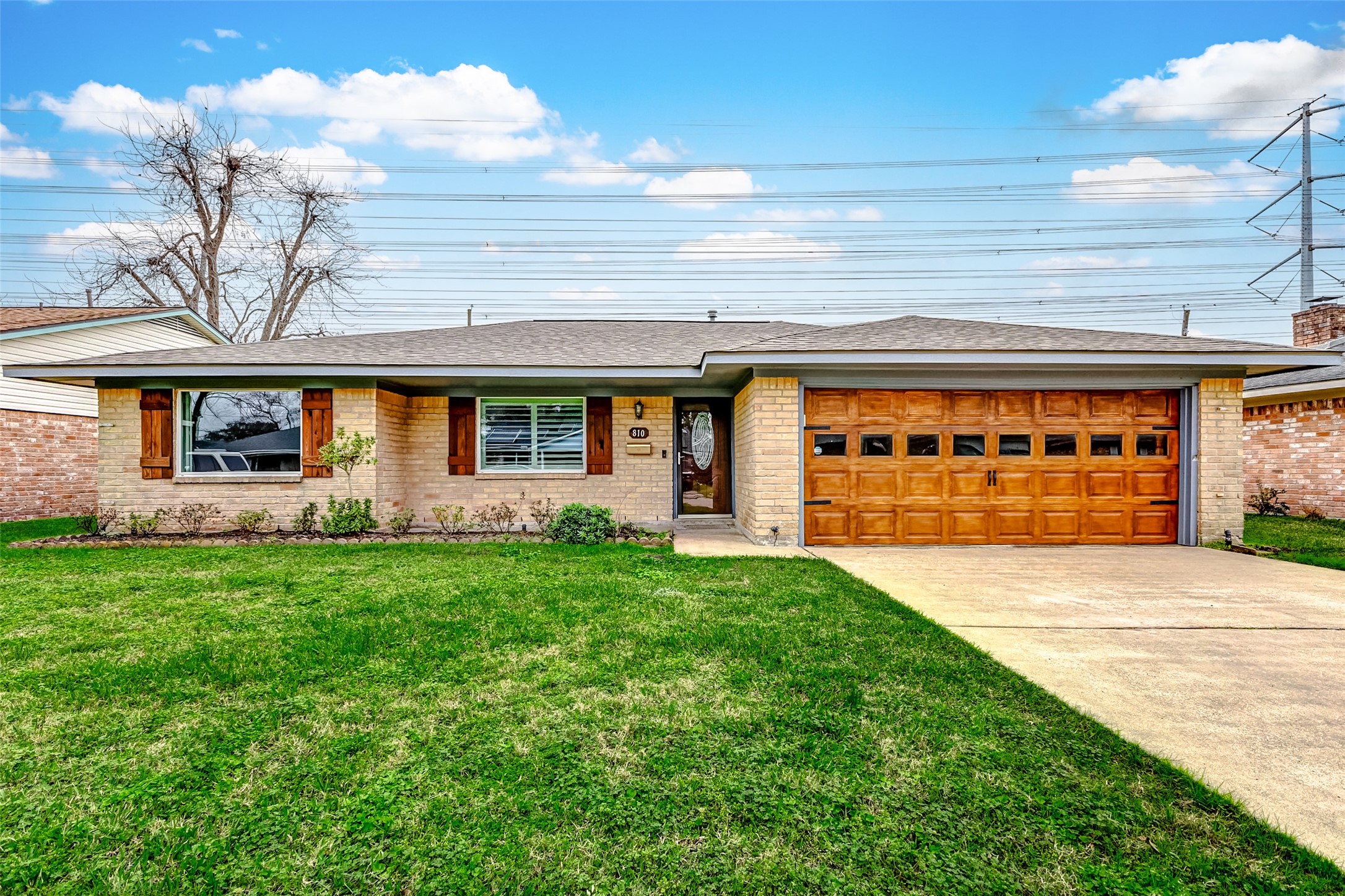 810 S Kaufman Drive Property Photo