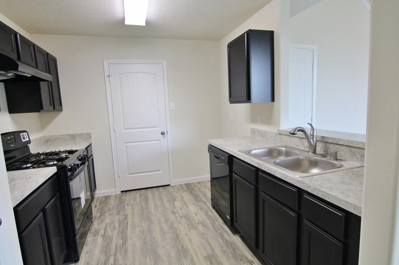 12806 Roccos Trail Property Photo 4