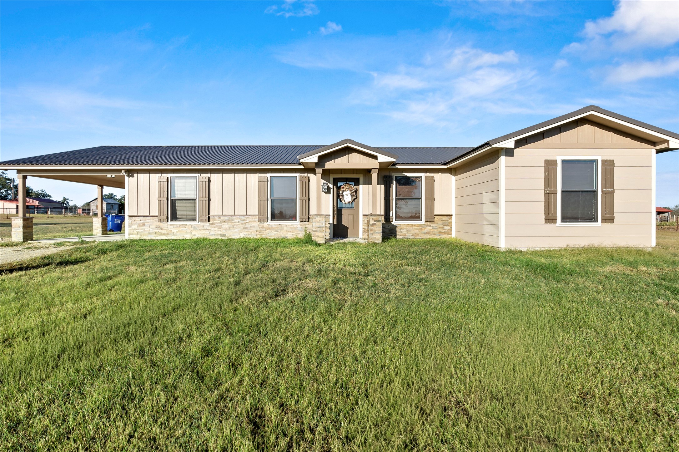 26759 Highway 90 N Property Photo 2