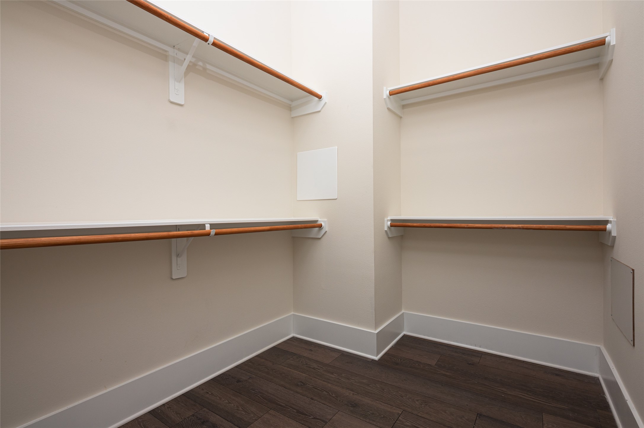 917 Thompson Street Property Photo 25