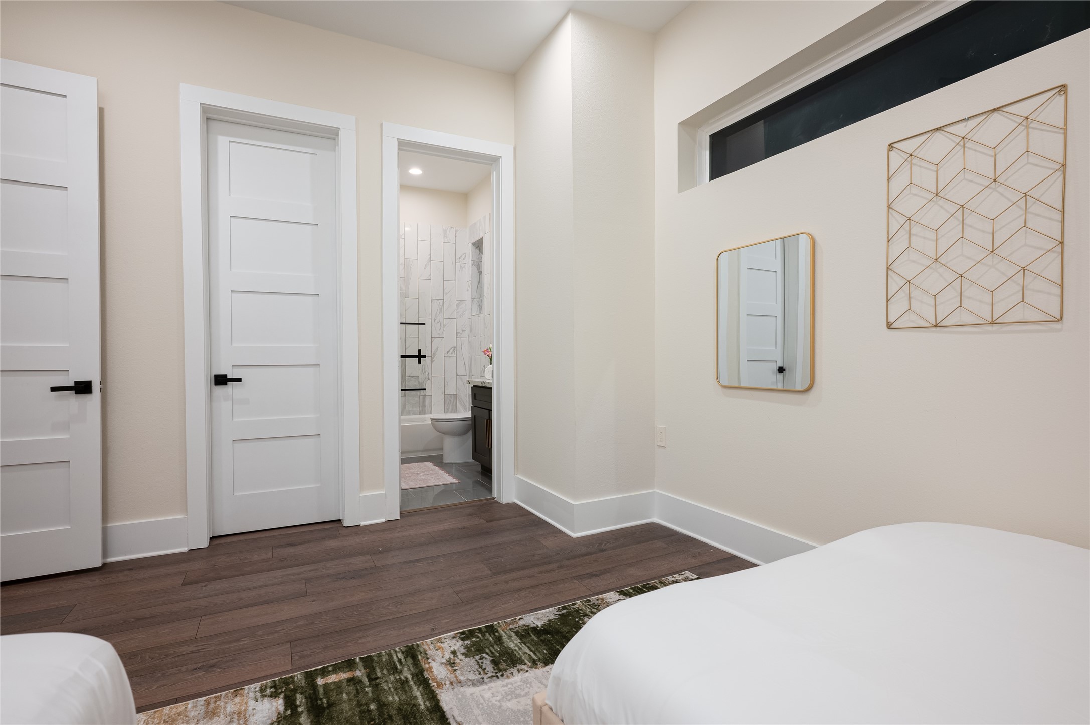 917 Thompson Street Property Photo 28