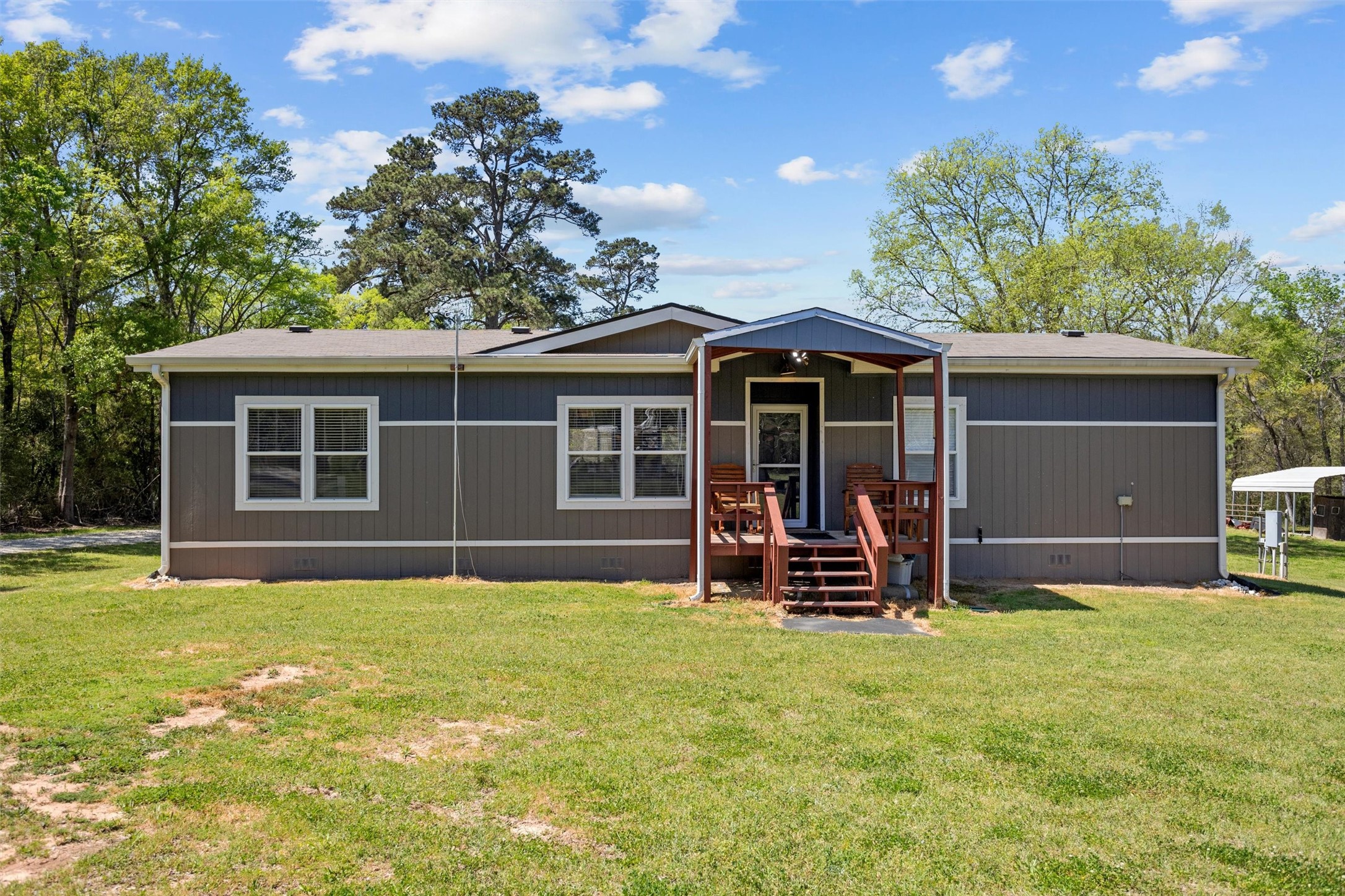 186 State Highway 7 W Property Photo 1