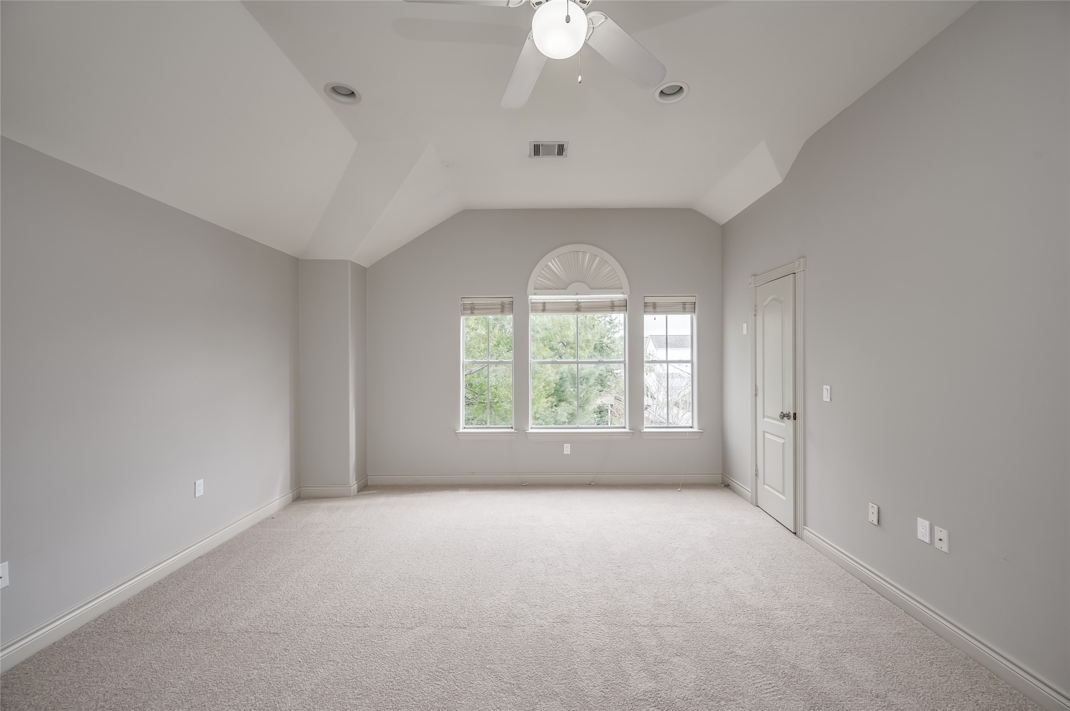 315 Sandman Street Property Photo 9