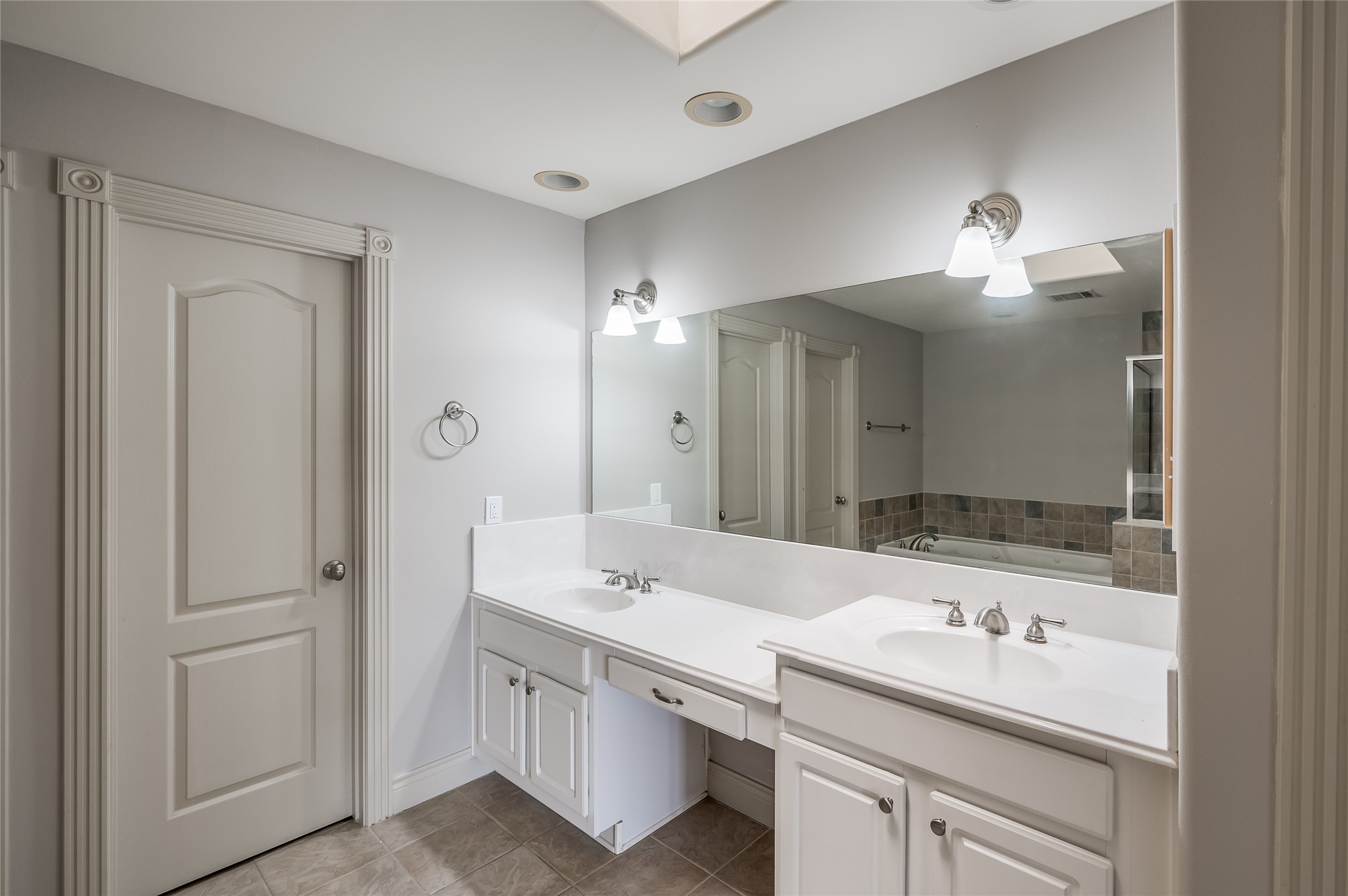 315 Sandman Street Property Photo 12