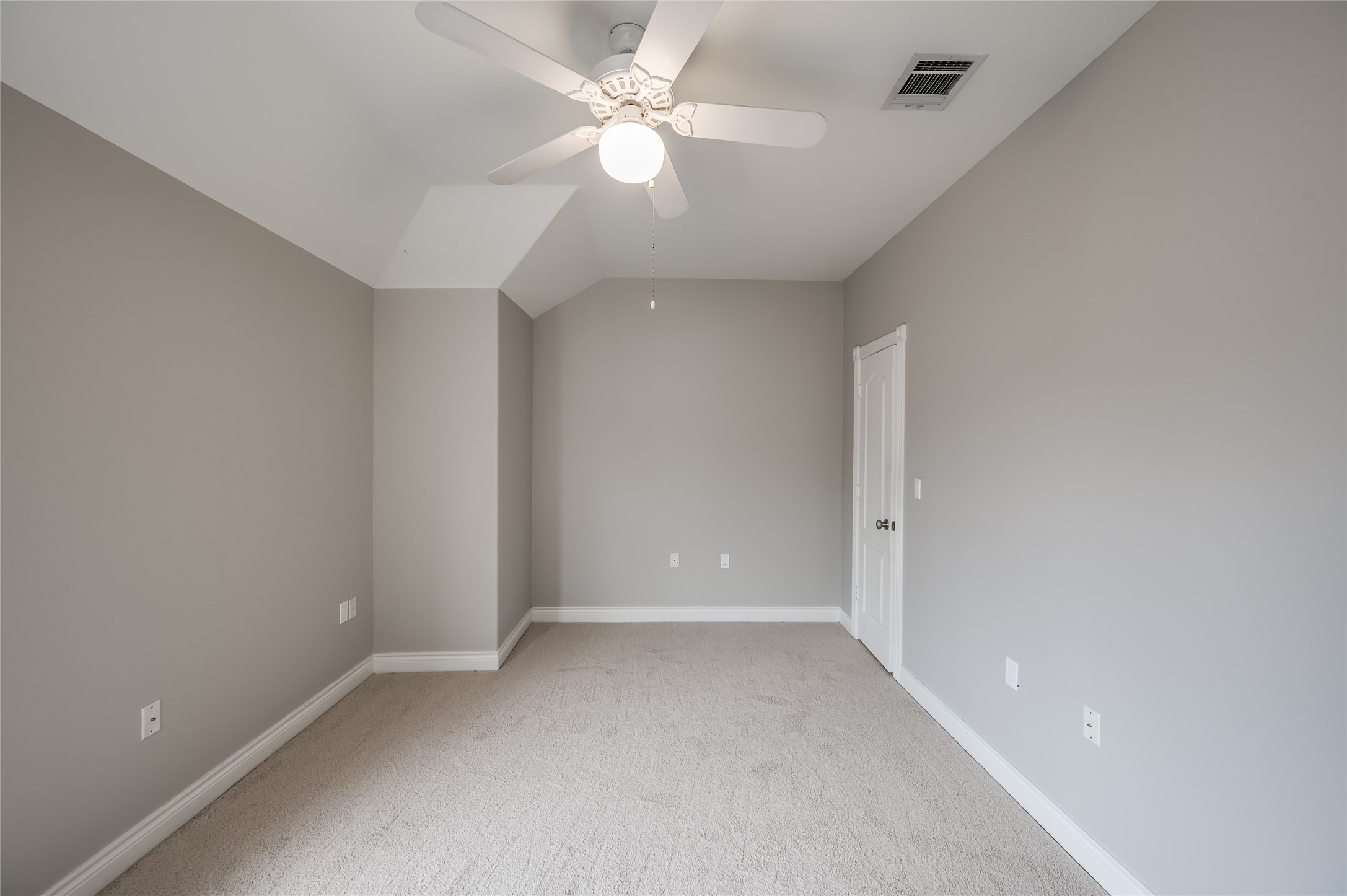 315 Sandman Street Property Photo 20
