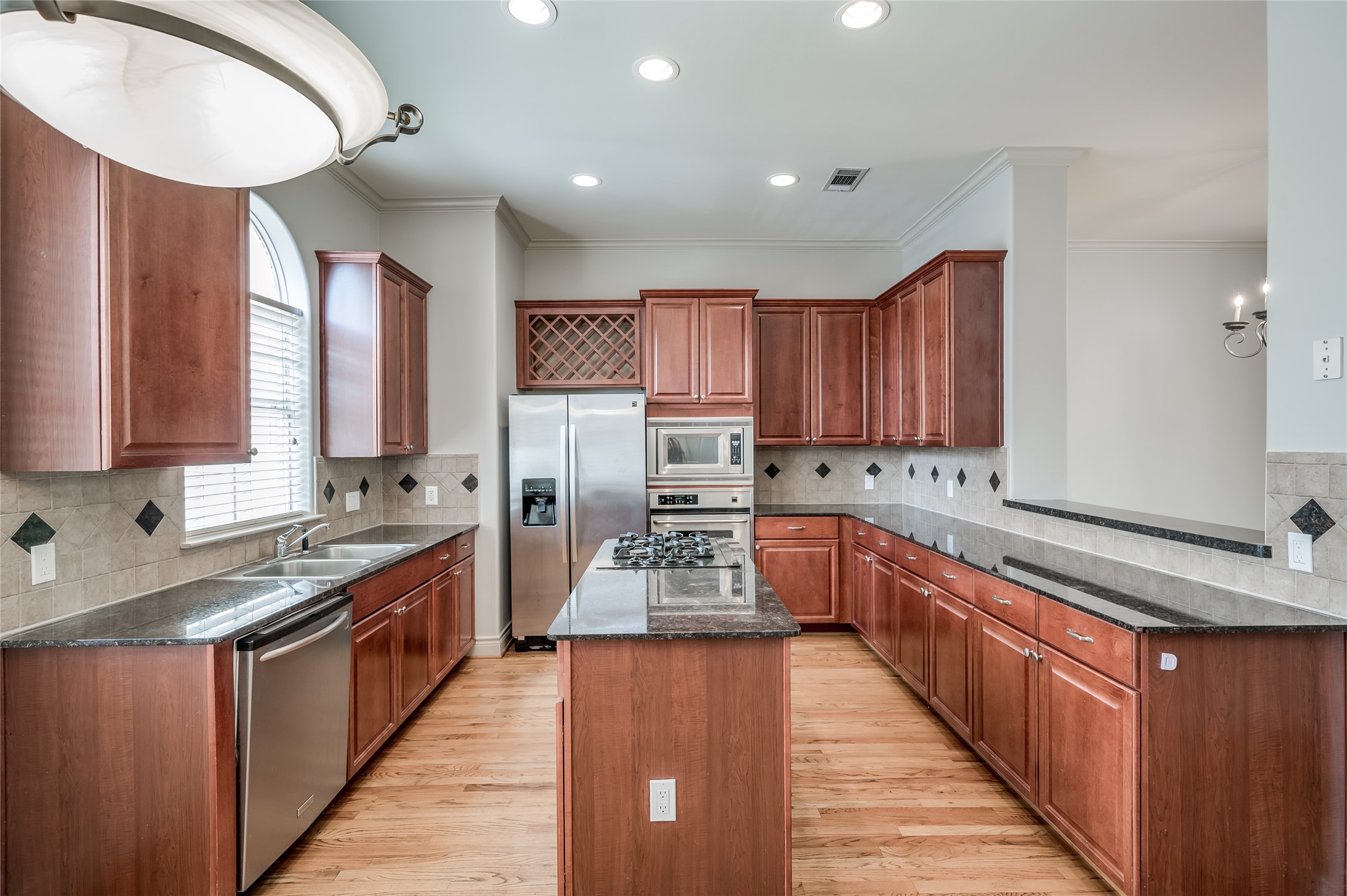 315 Sandman Street Property Photo 32