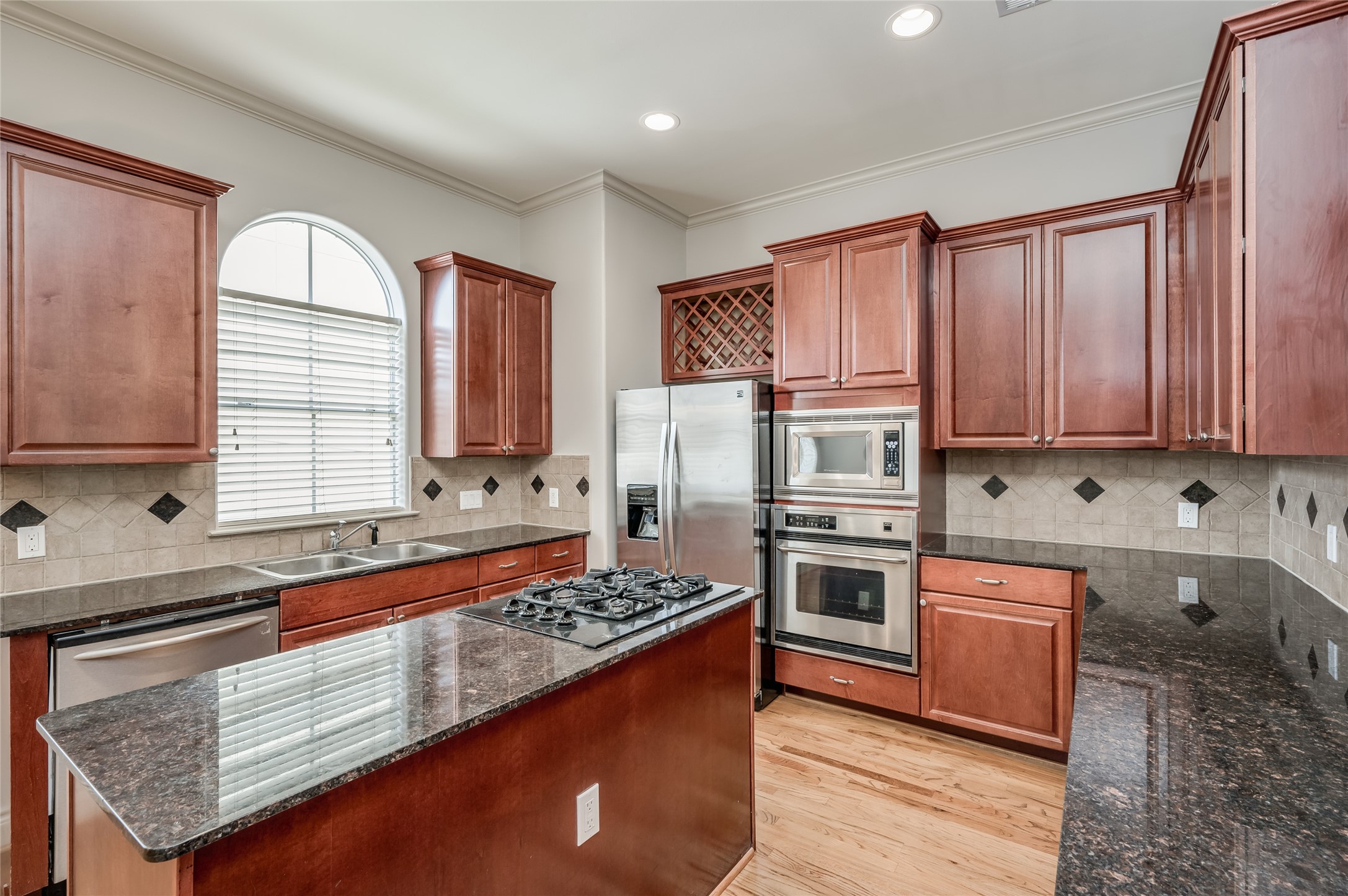 315 Sandman Street Property Photo 33