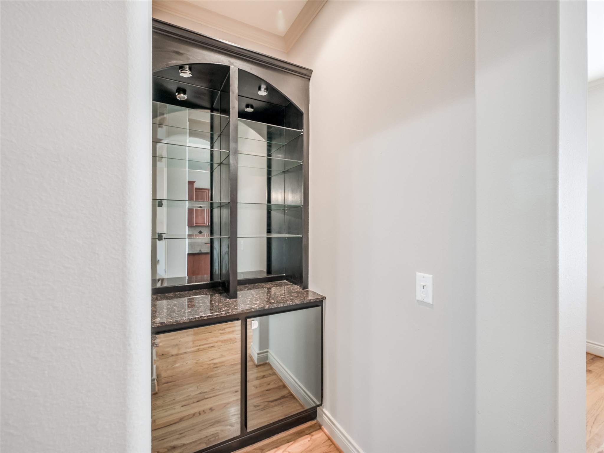 315 Sandman Street Property Photo 38
