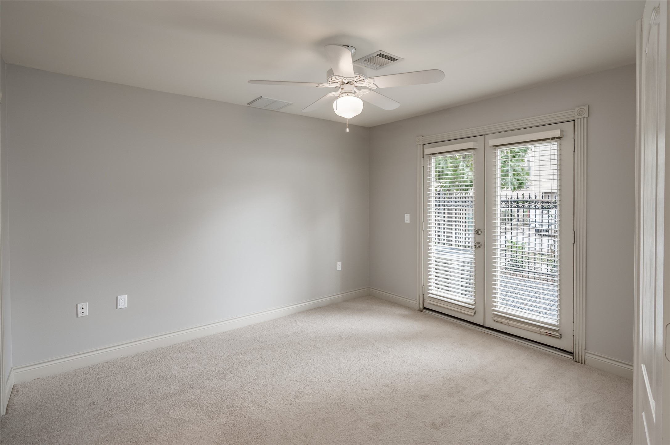 315 Sandman Street Property Photo 42