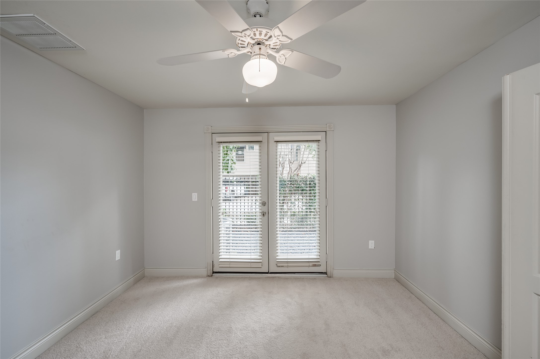 315 Sandman Street Property Photo 43