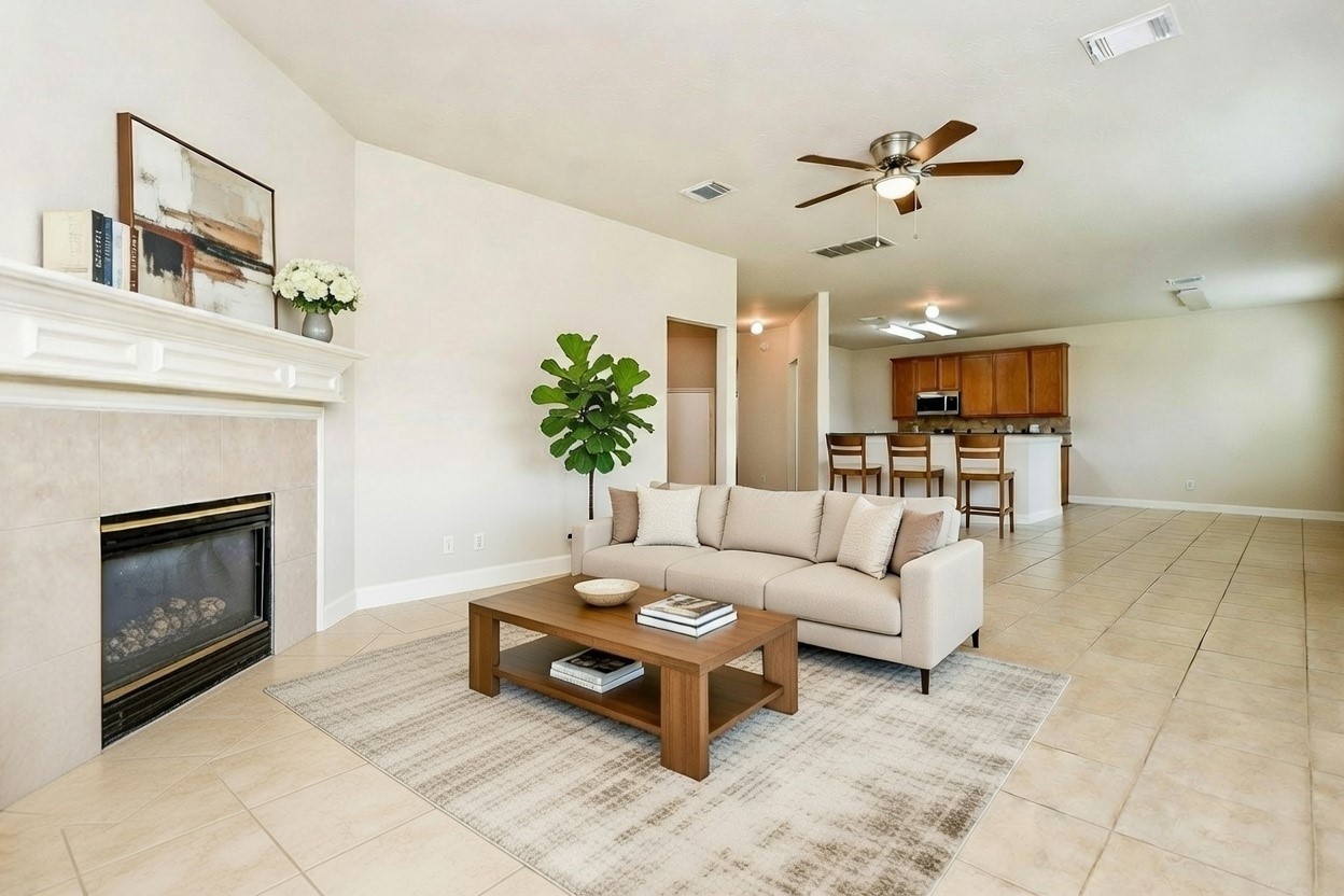 2707 Silk Tree Lane Property Photo 4