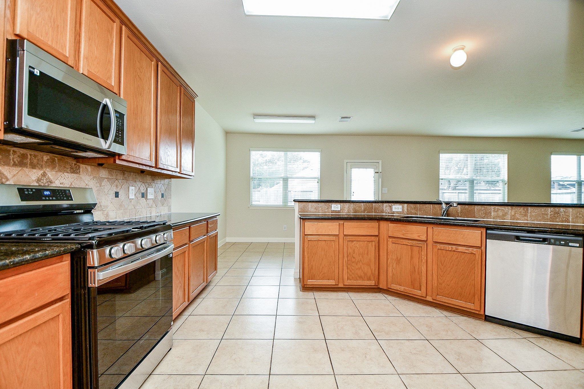 2707 Silk Tree Lane Property Photo 7