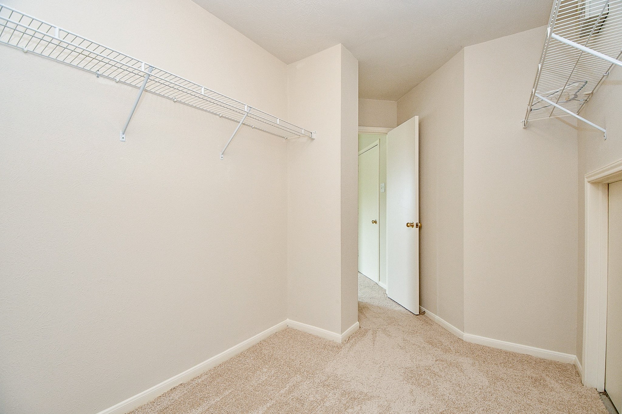 2707 Silk Tree Lane Property Photo 13