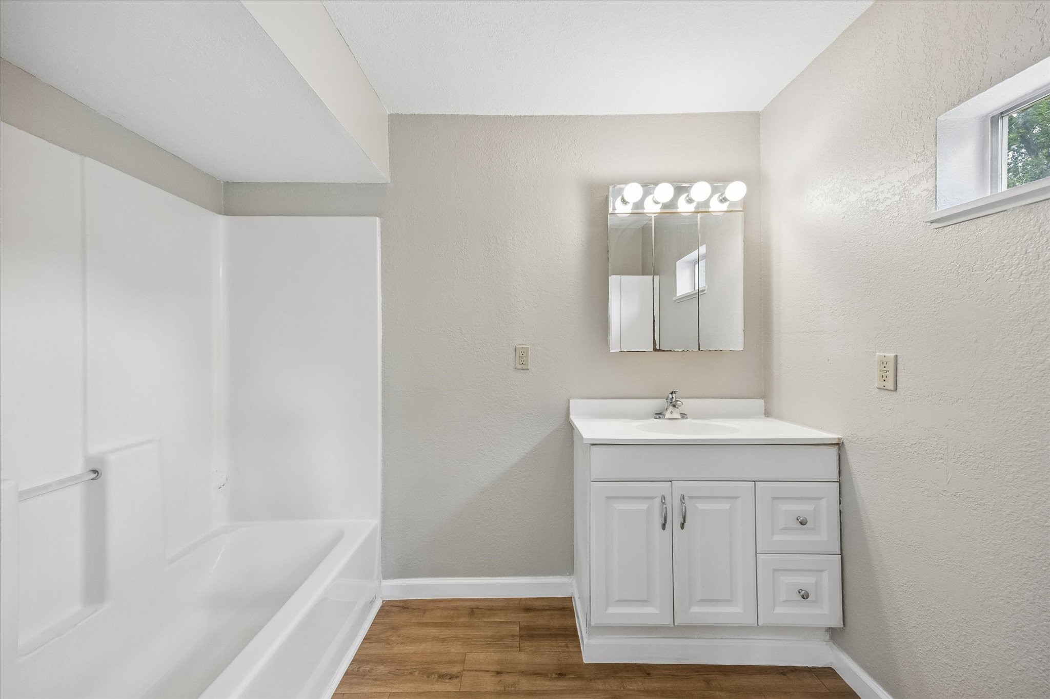 218 N Ormsby Street Property Photo 12