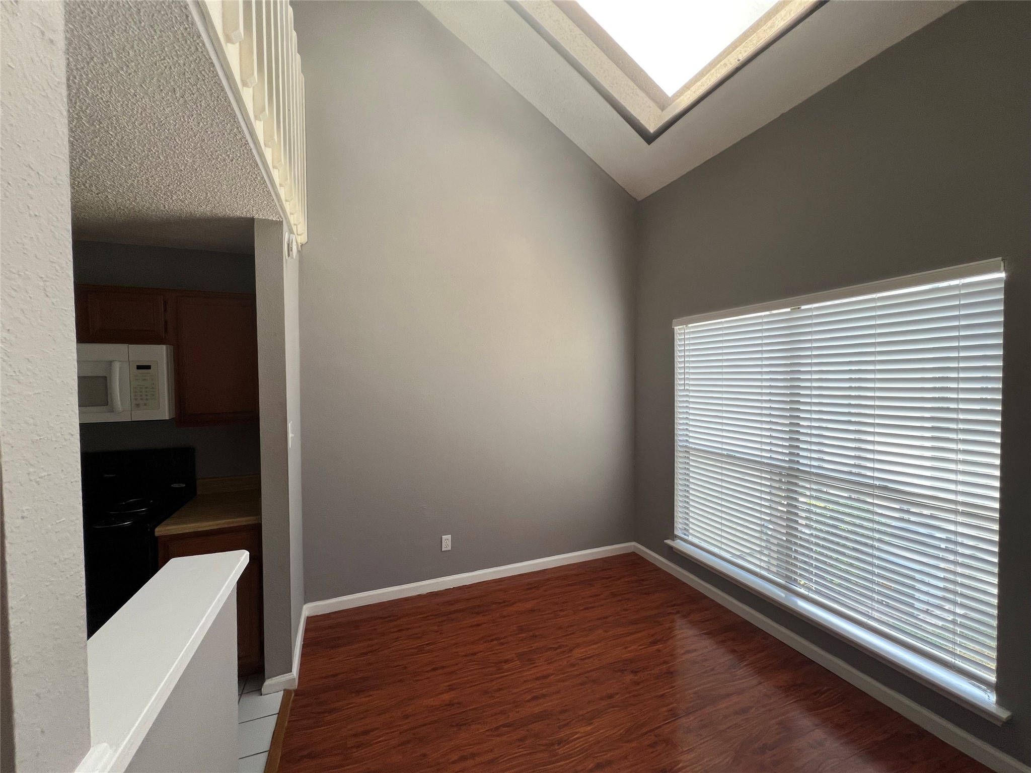 8479 Sands Point Drive Property Photo 3