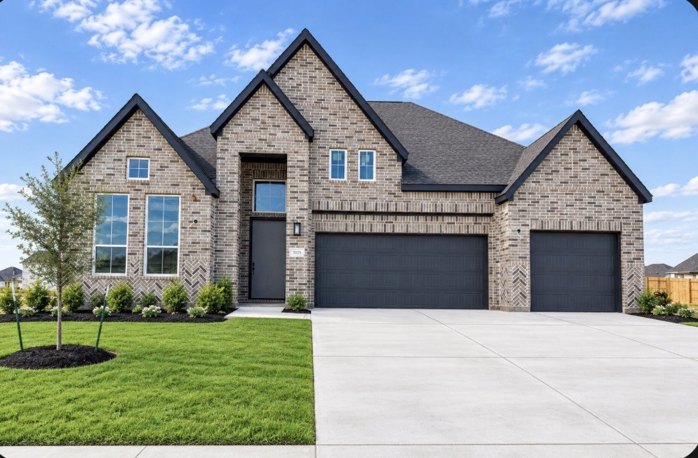 2025 Saddle Creek Lane Property Photo 1