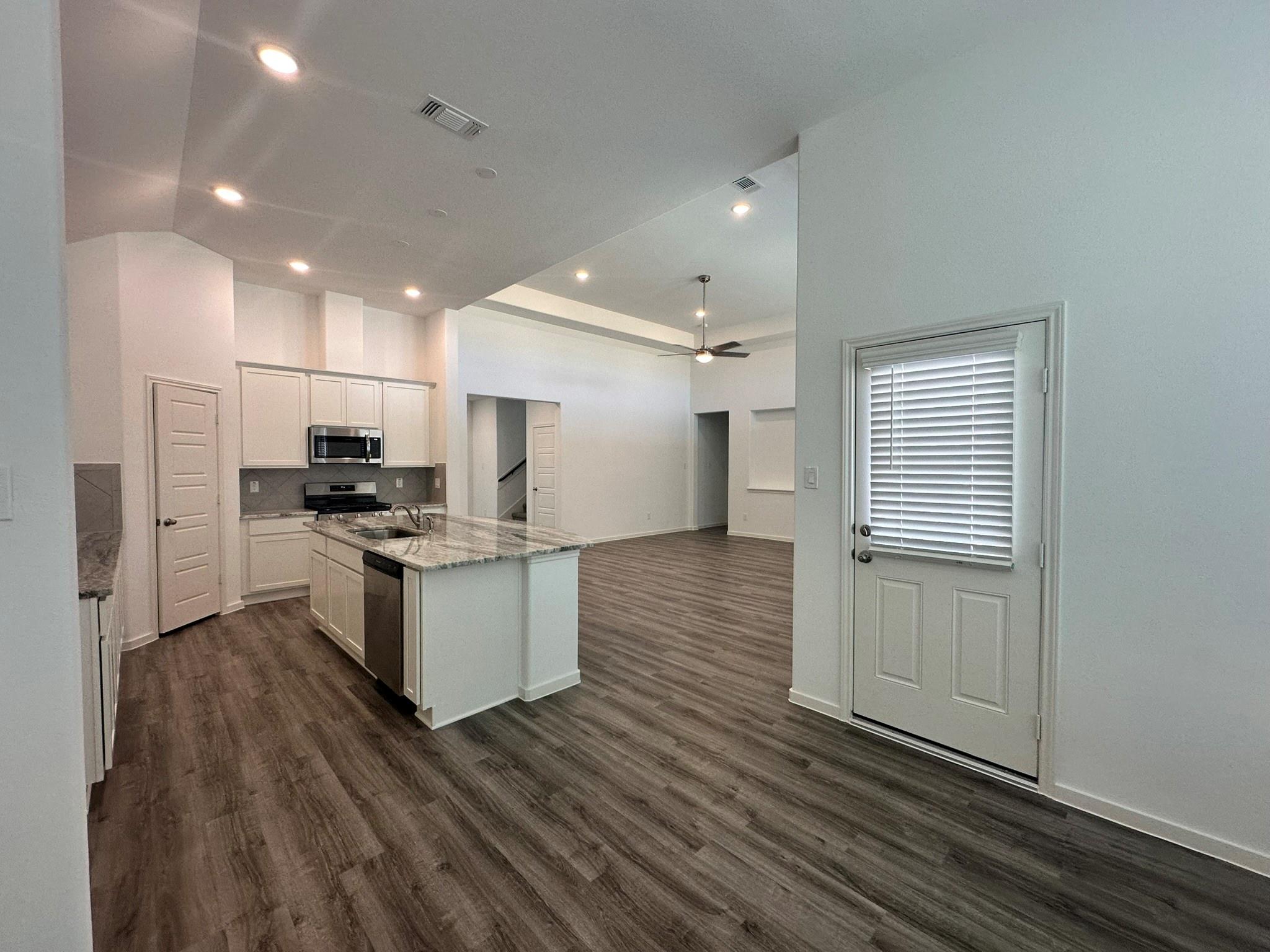 2506 Caspian Creek Lane, Iowa Colony Tx 77583 Property Photo 7