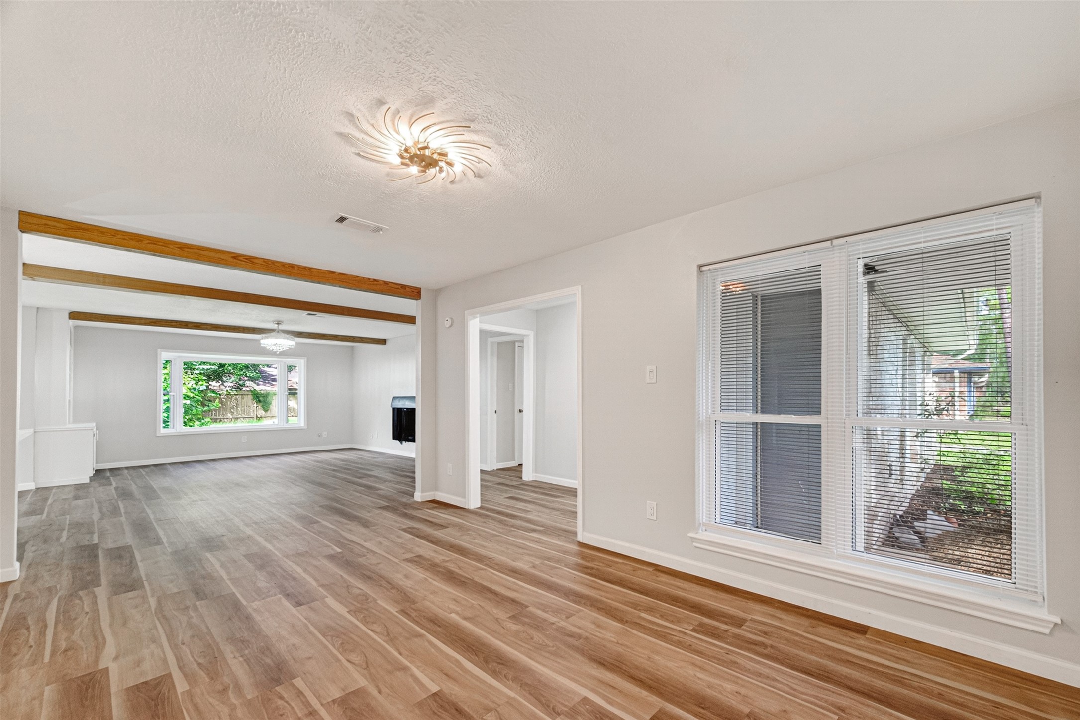 25503 Foxbriar Lane Property Photo 9