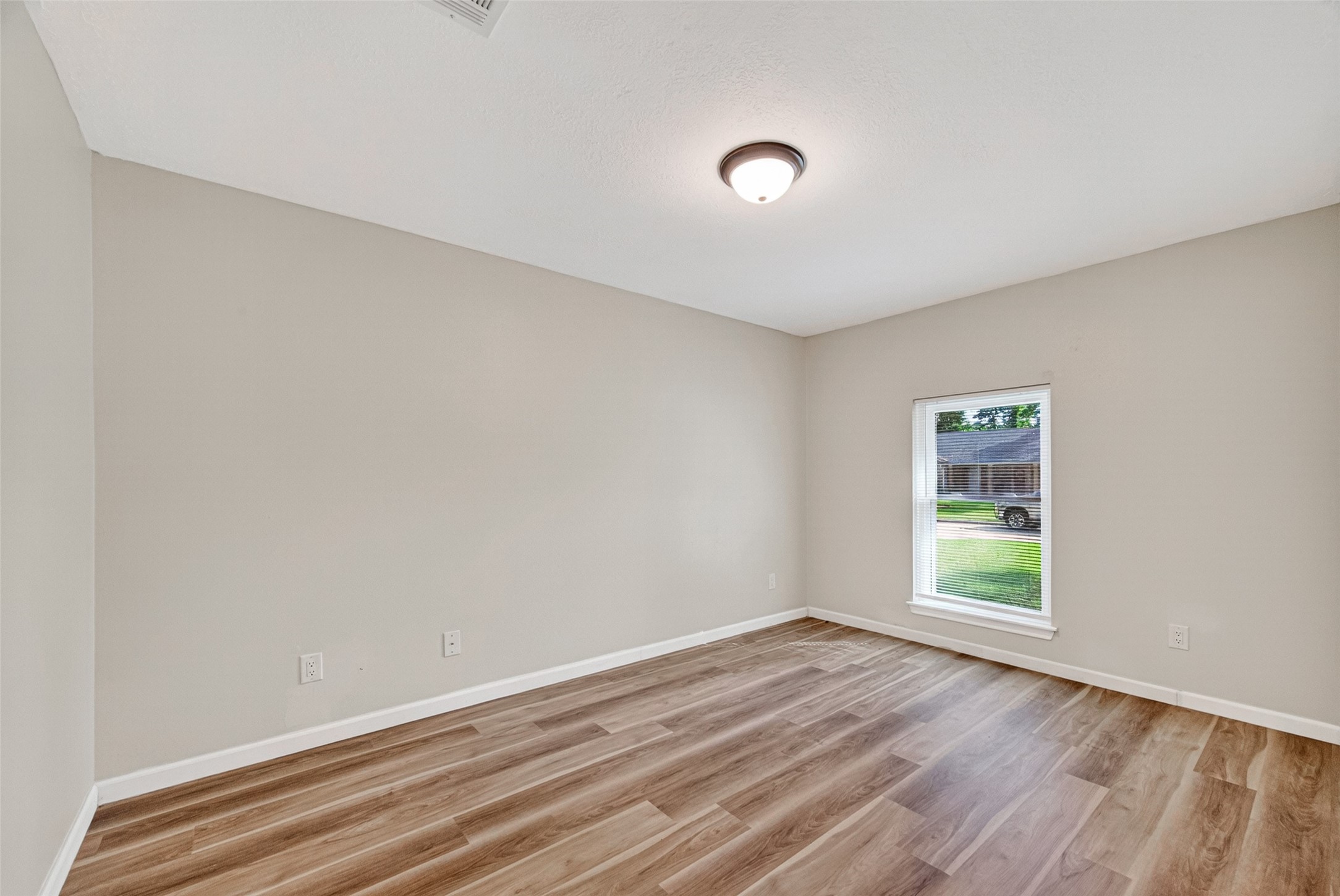 25503 Foxbriar Lane Property Photo 24