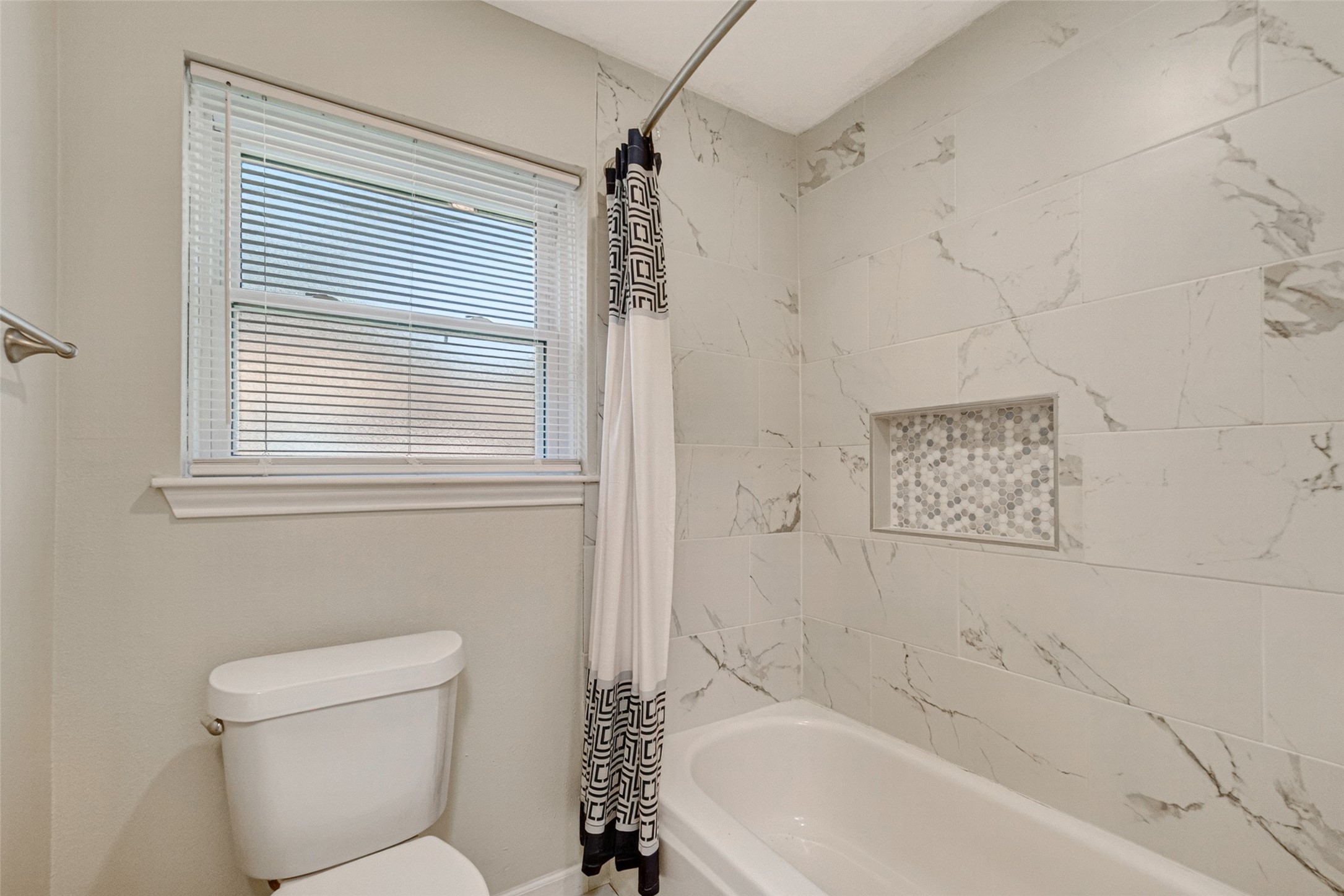 25503 Foxbriar Lane Property Photo 27