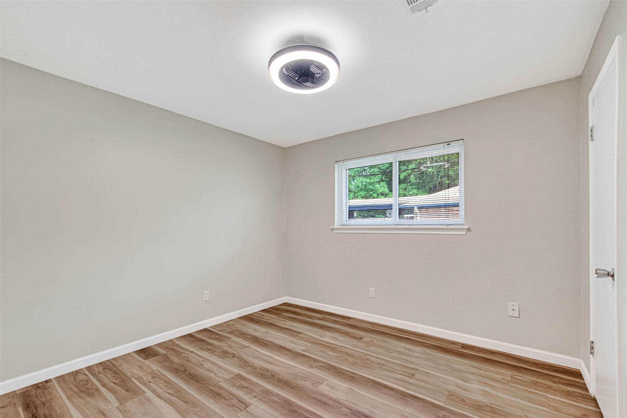 25503 Foxbriar Lane Property Photo 31