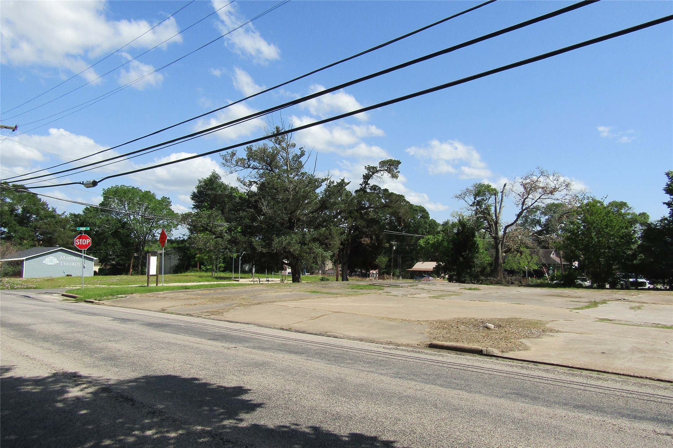 401 Drew Road Property Photo 4