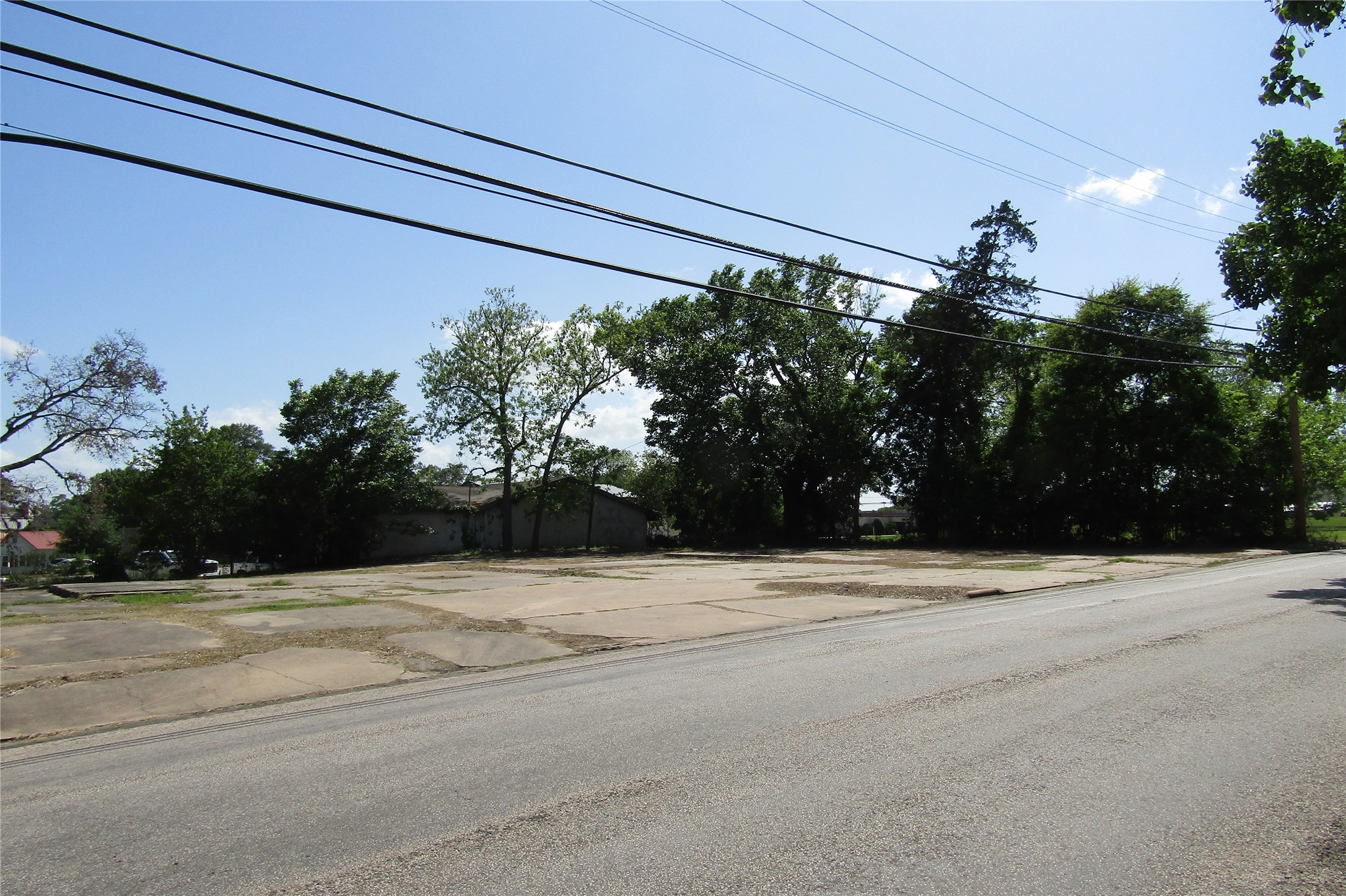 401 Drew Road Property Photo 5