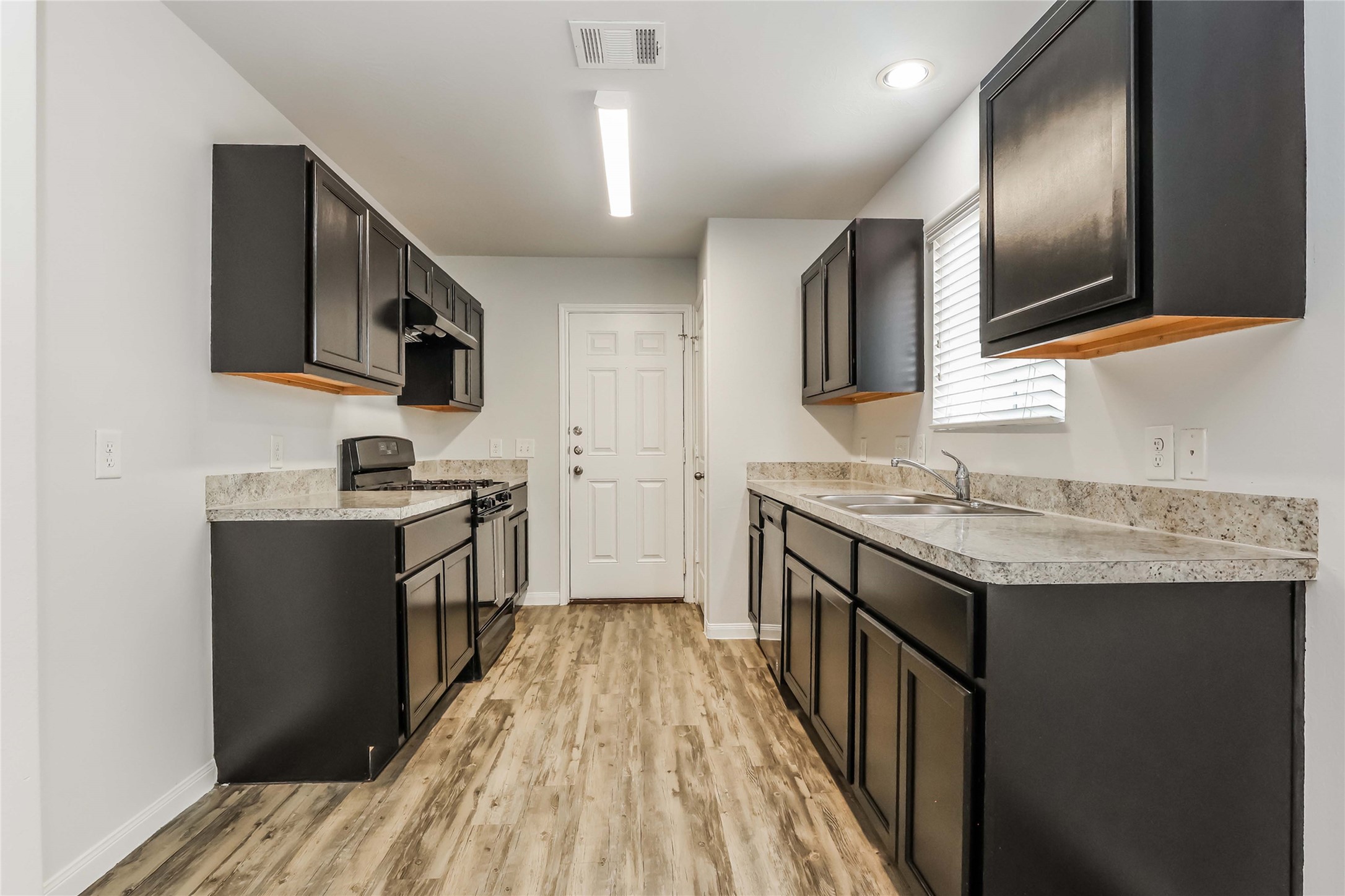 19035 Brescia Lane Property Photo 6