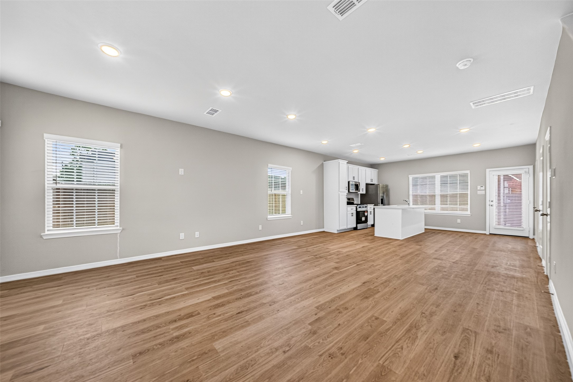 6434 New York Property Photo 5