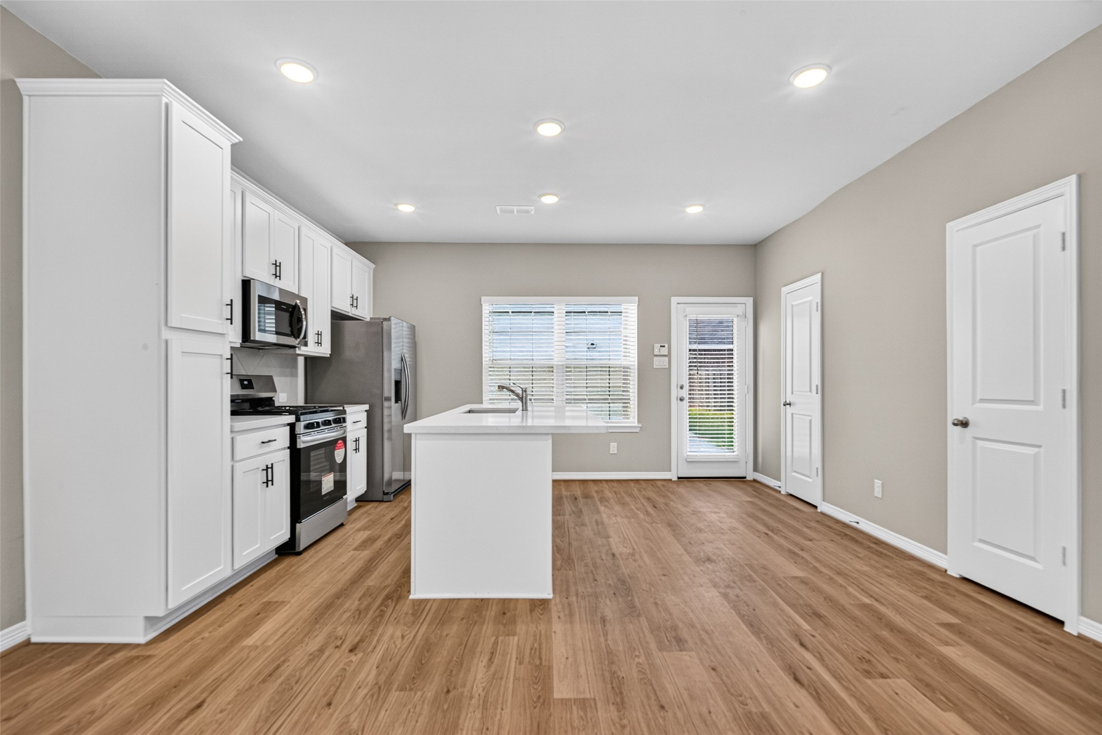 6434 New York Property Photo 11