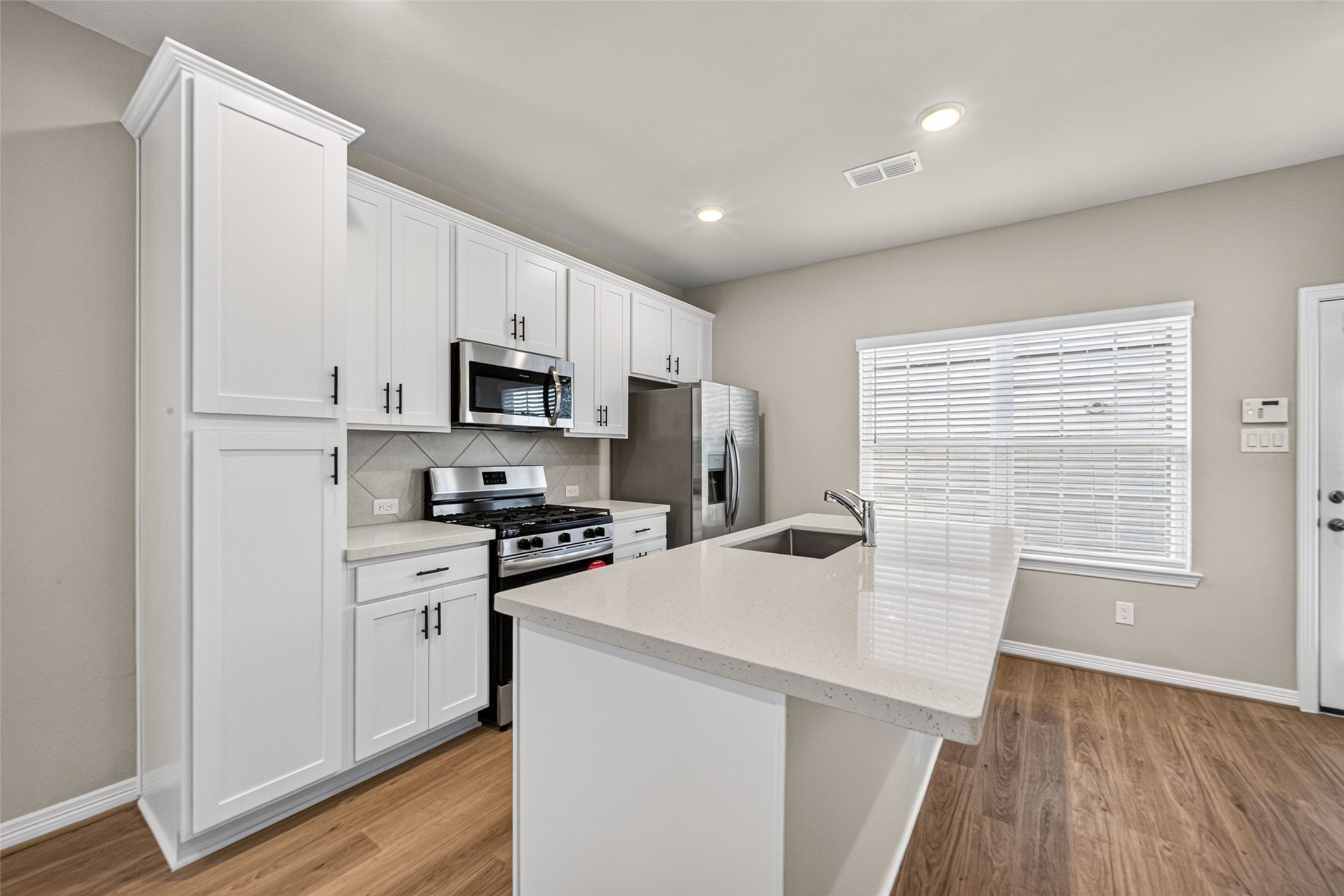 6434 New York Property Photo 12