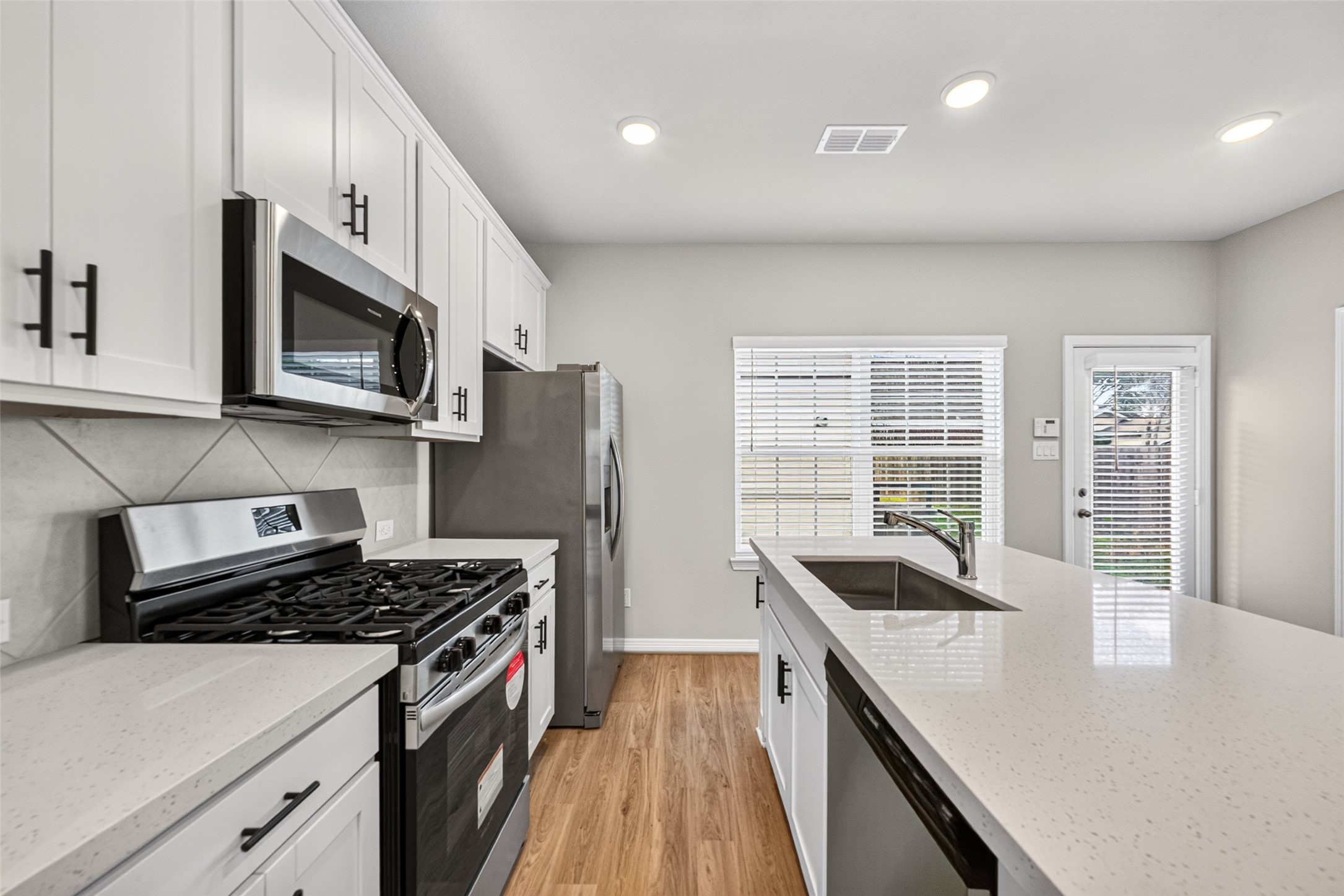 6434 New York Property Photo 13