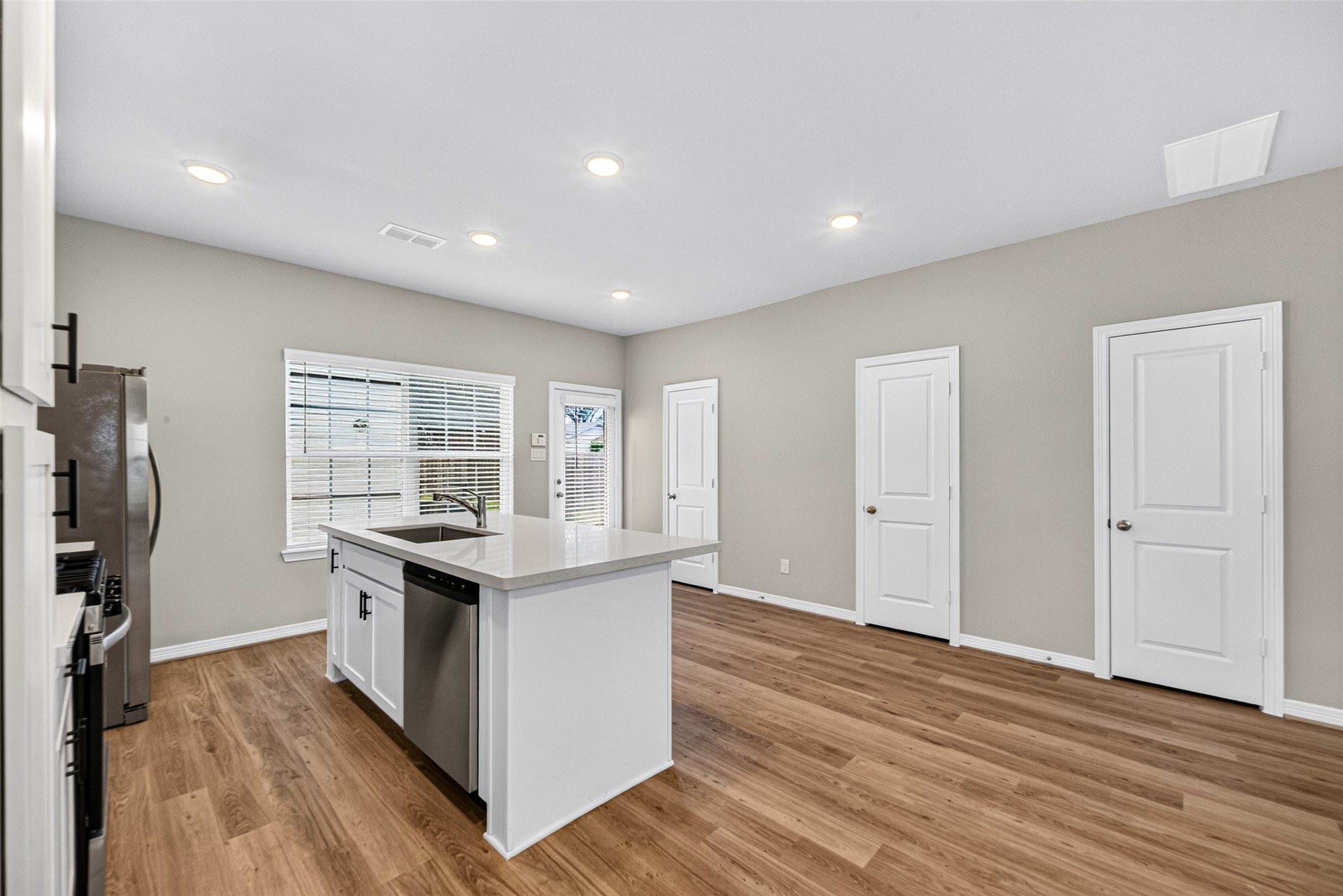 6434 New York Property Photo 15