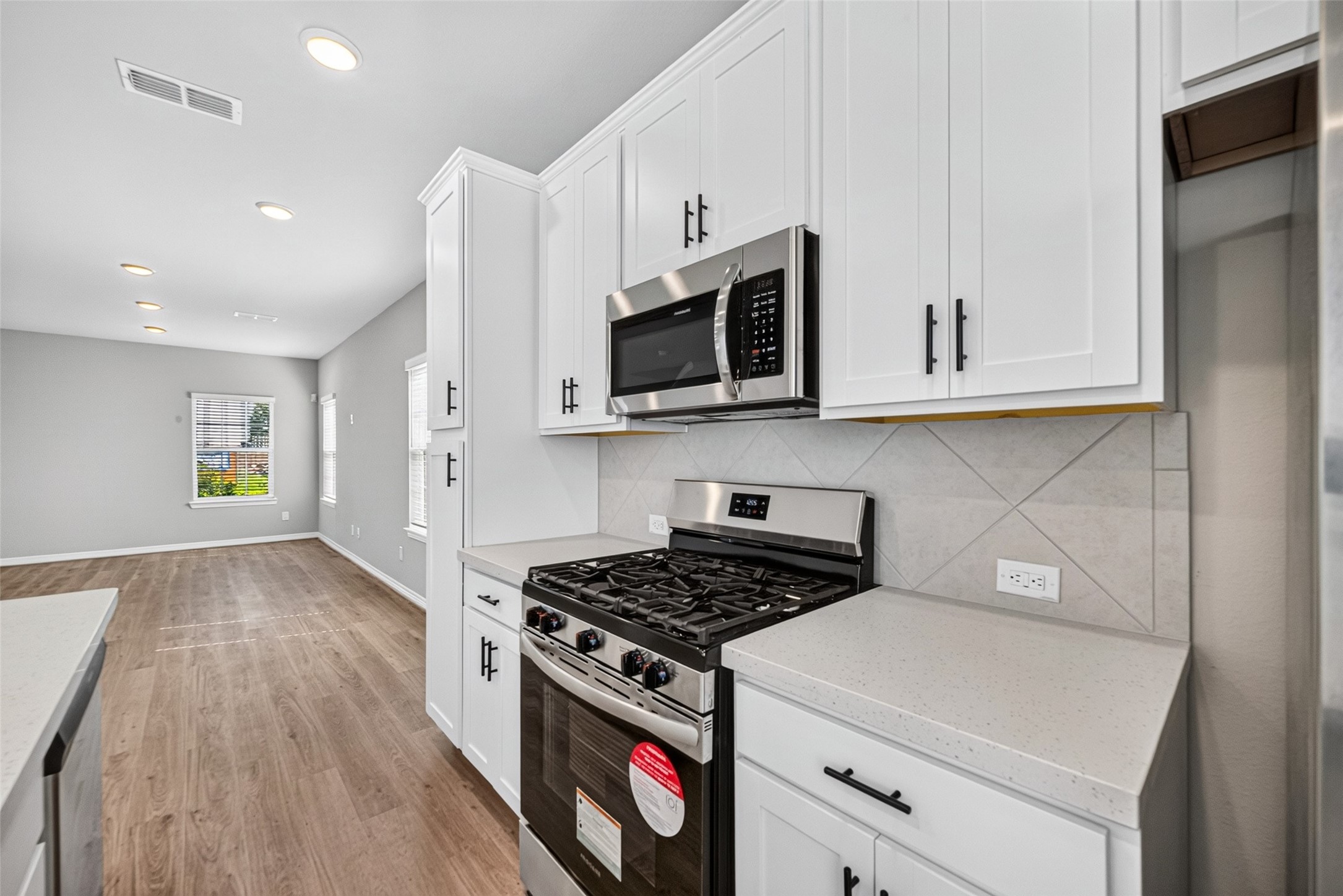 6434 New York Property Photo 17