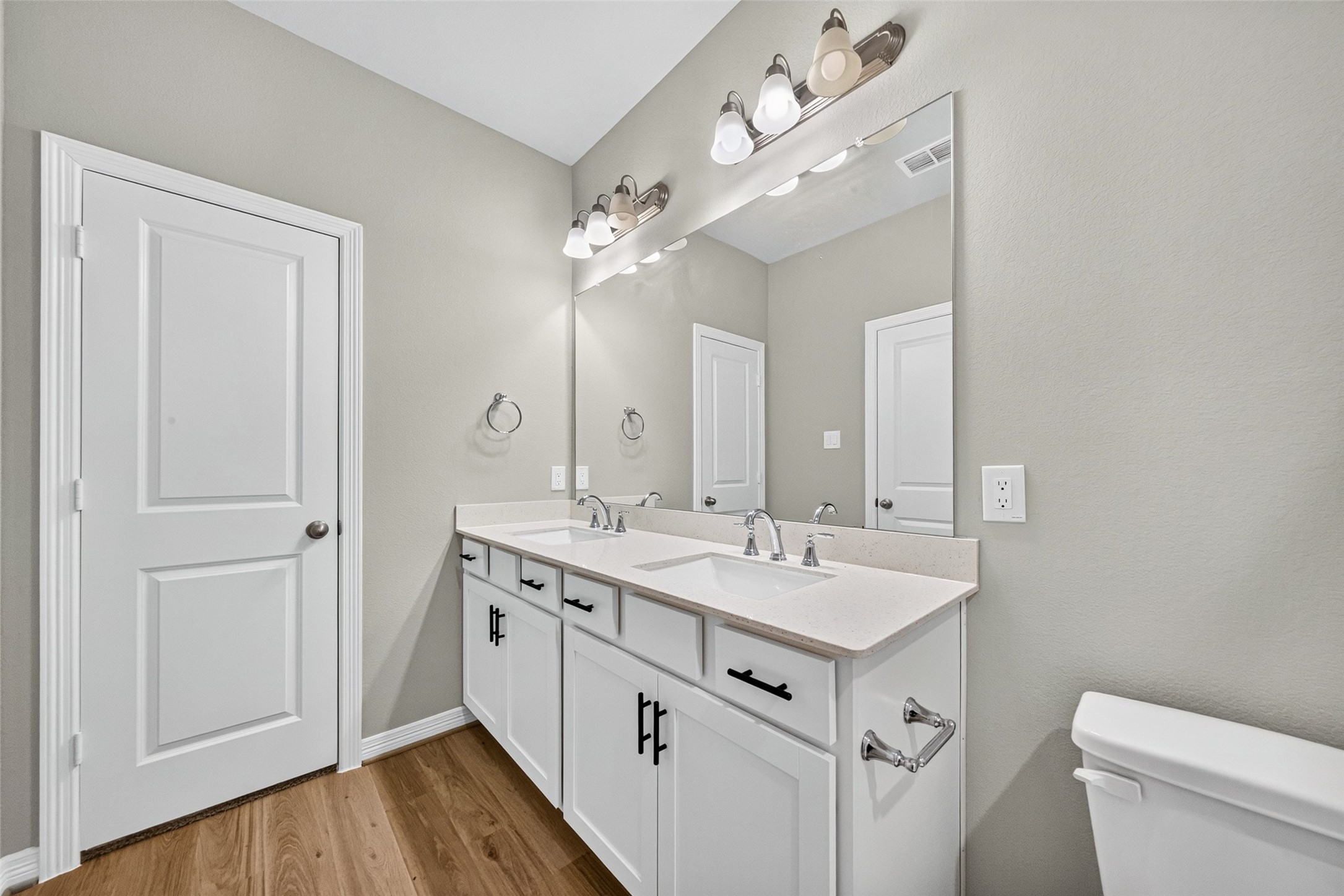 6434 New York Property Photo 25