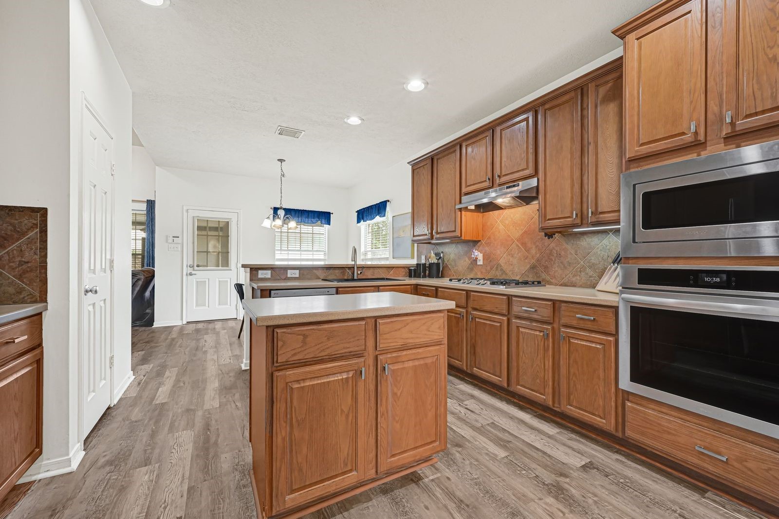 3422 Bay Breeze Drive Property Photo 17