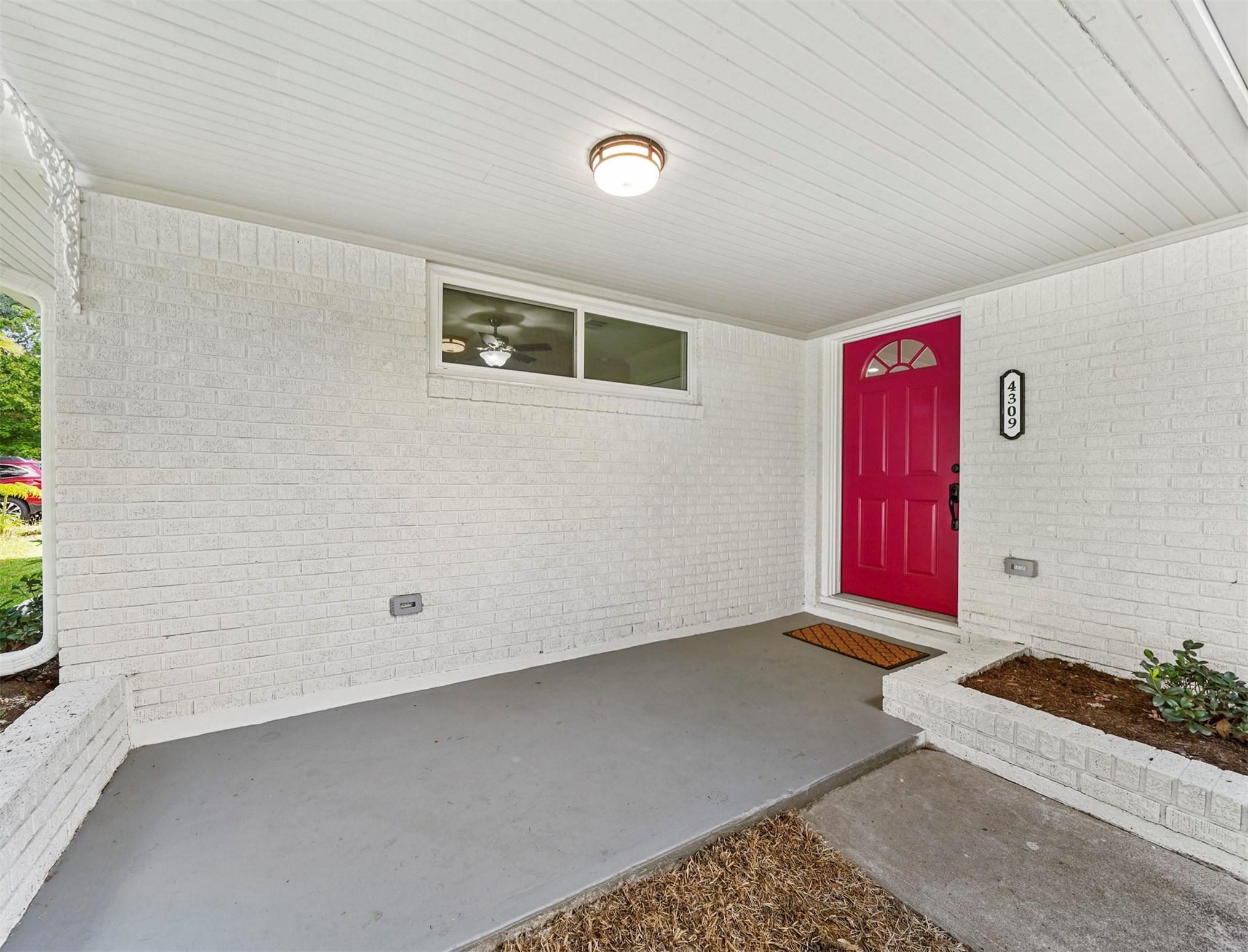 4309 Stillbrooke Drive Property Photo 2
