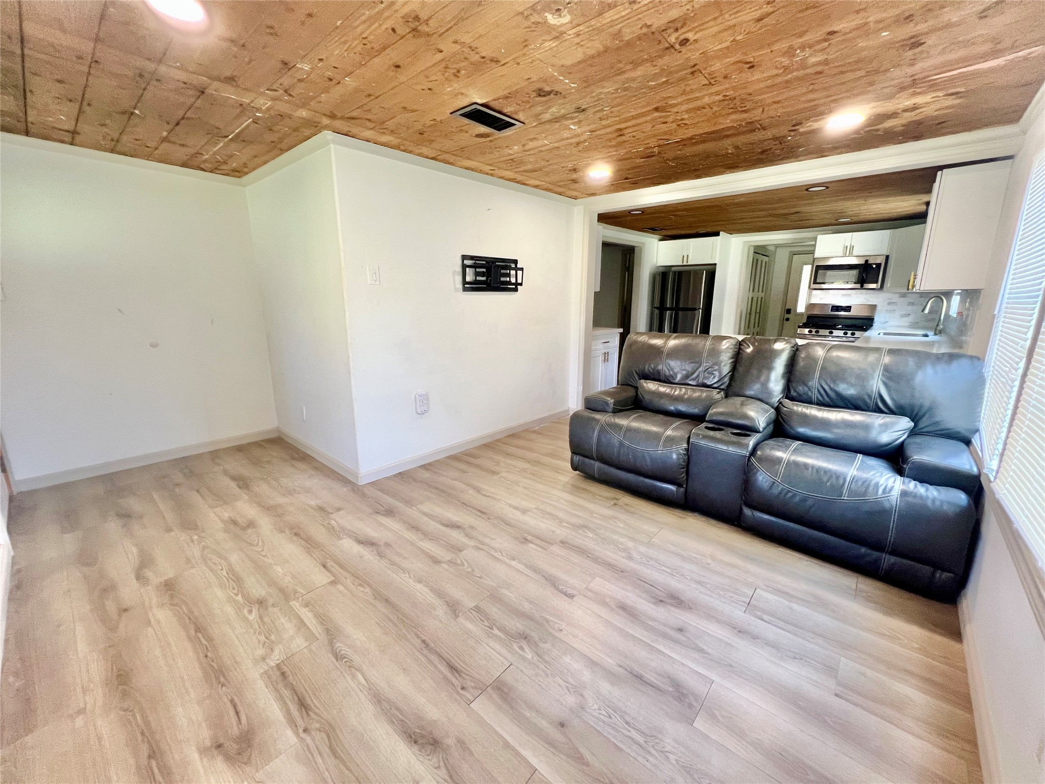 4410 Jackson Street Property Photo 13