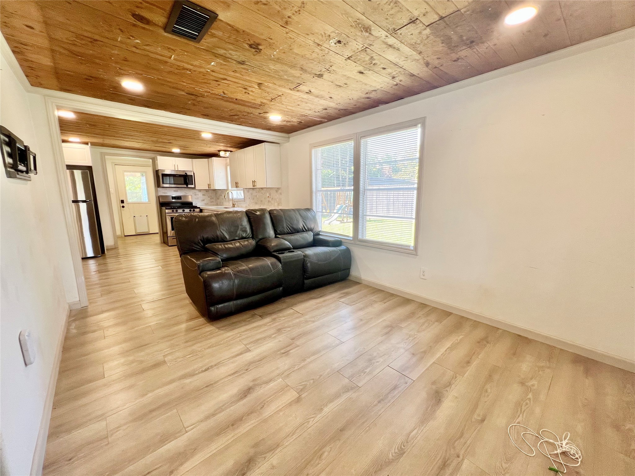 4410 Jackson Street Property Photo 14