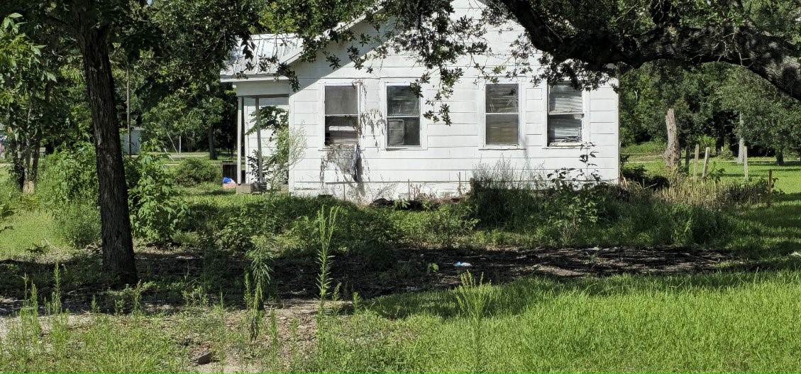2818 Avenue F Property Photo 1