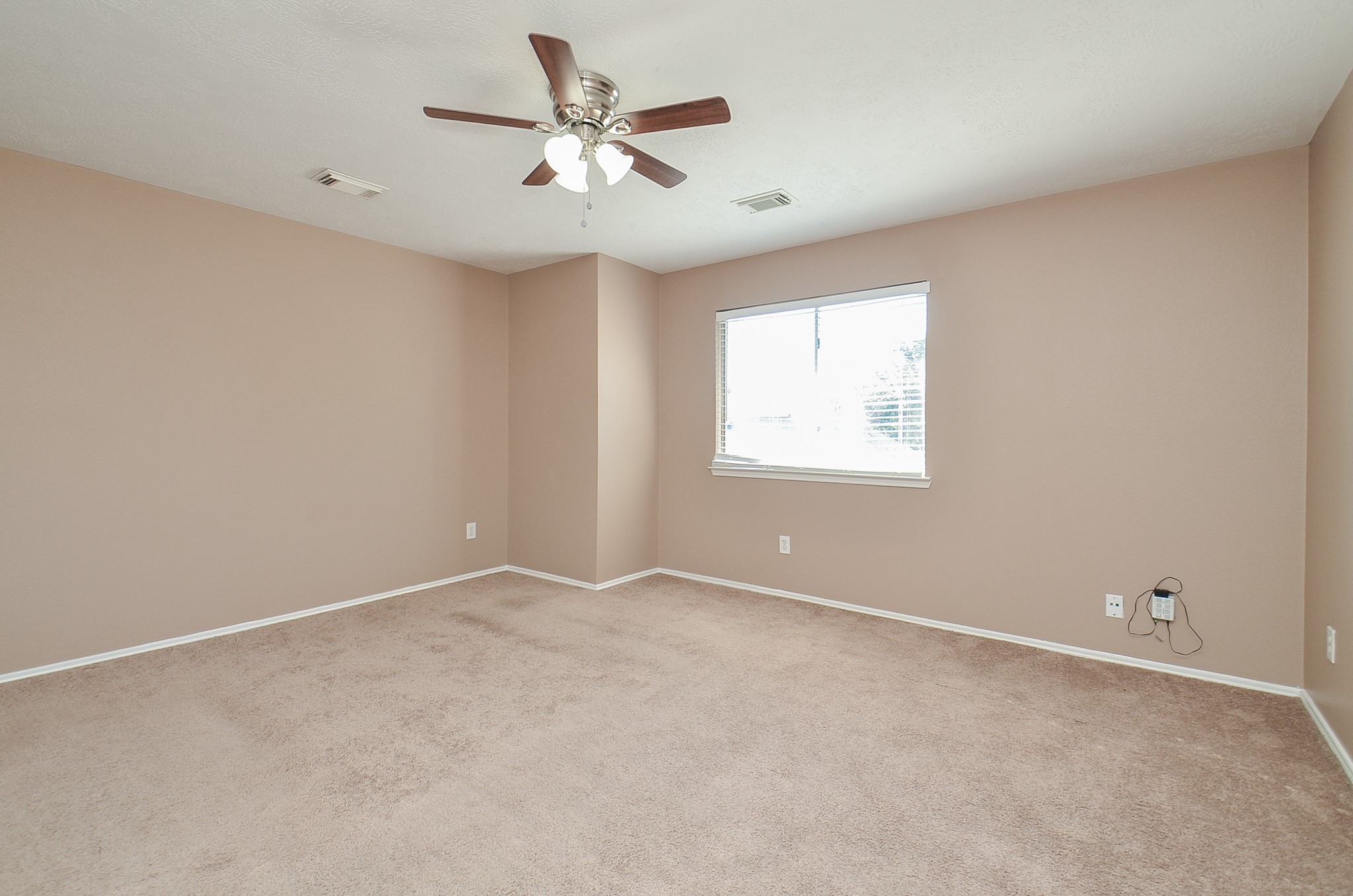17327 Davenway Dr Property Photo 12