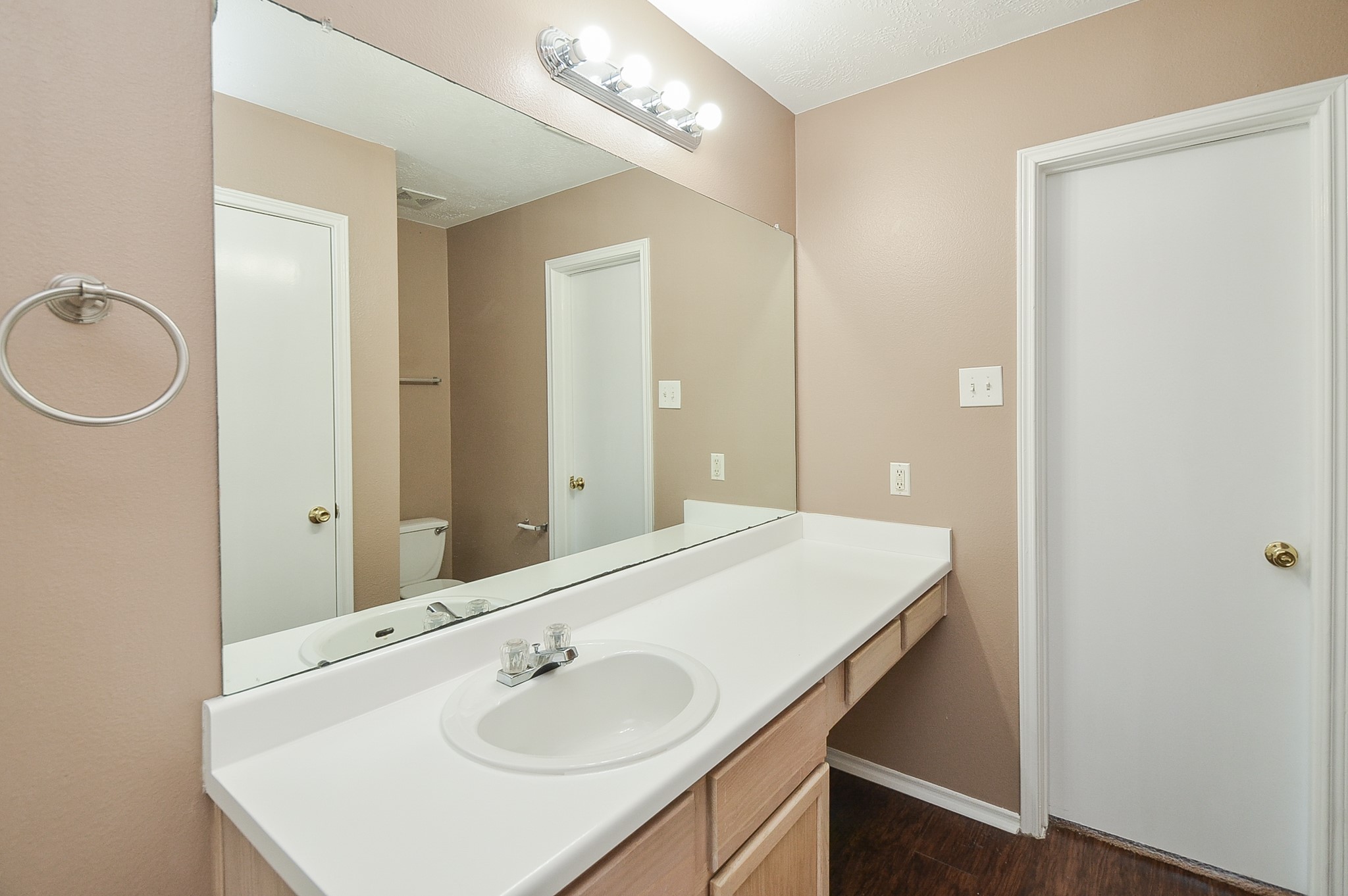 17327 Davenway Dr Property Photo 15