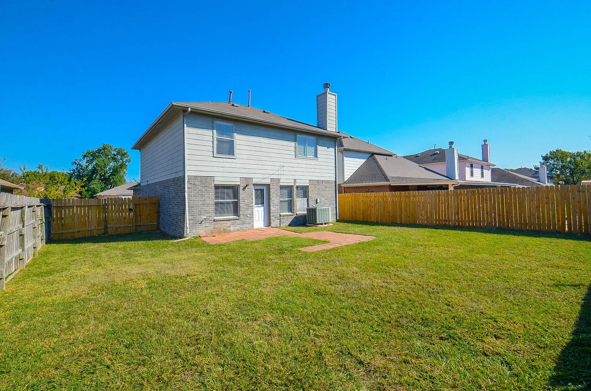 17327 Davenway Dr Property Photo 20
