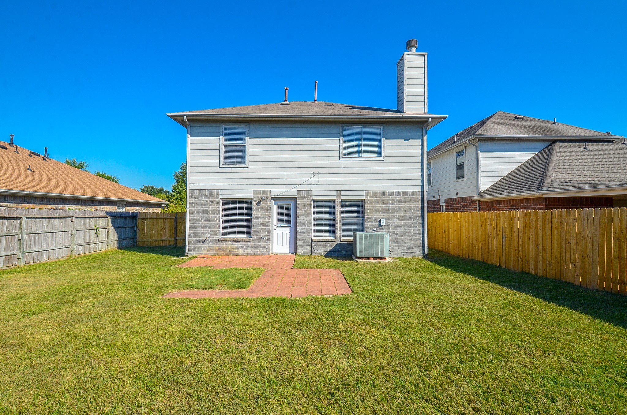 17327 Davenway Dr Property Photo 21